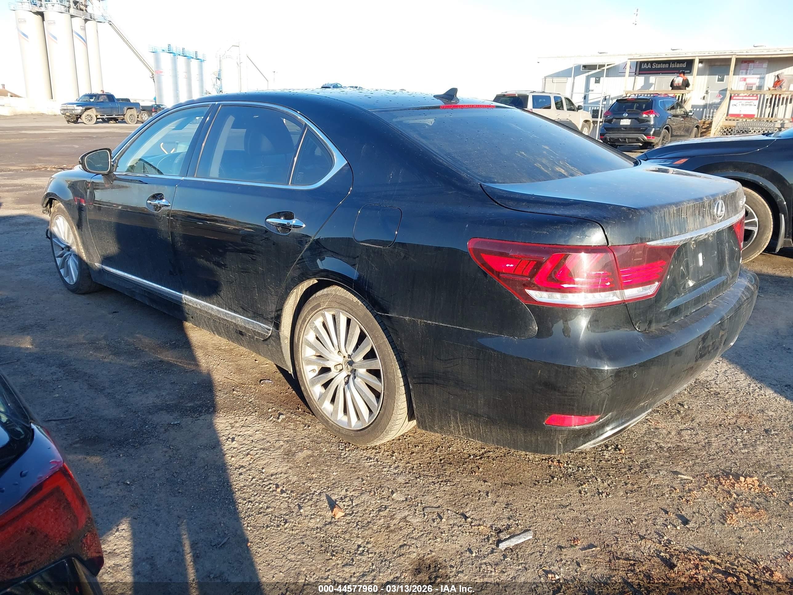 LEXUS LS image 3