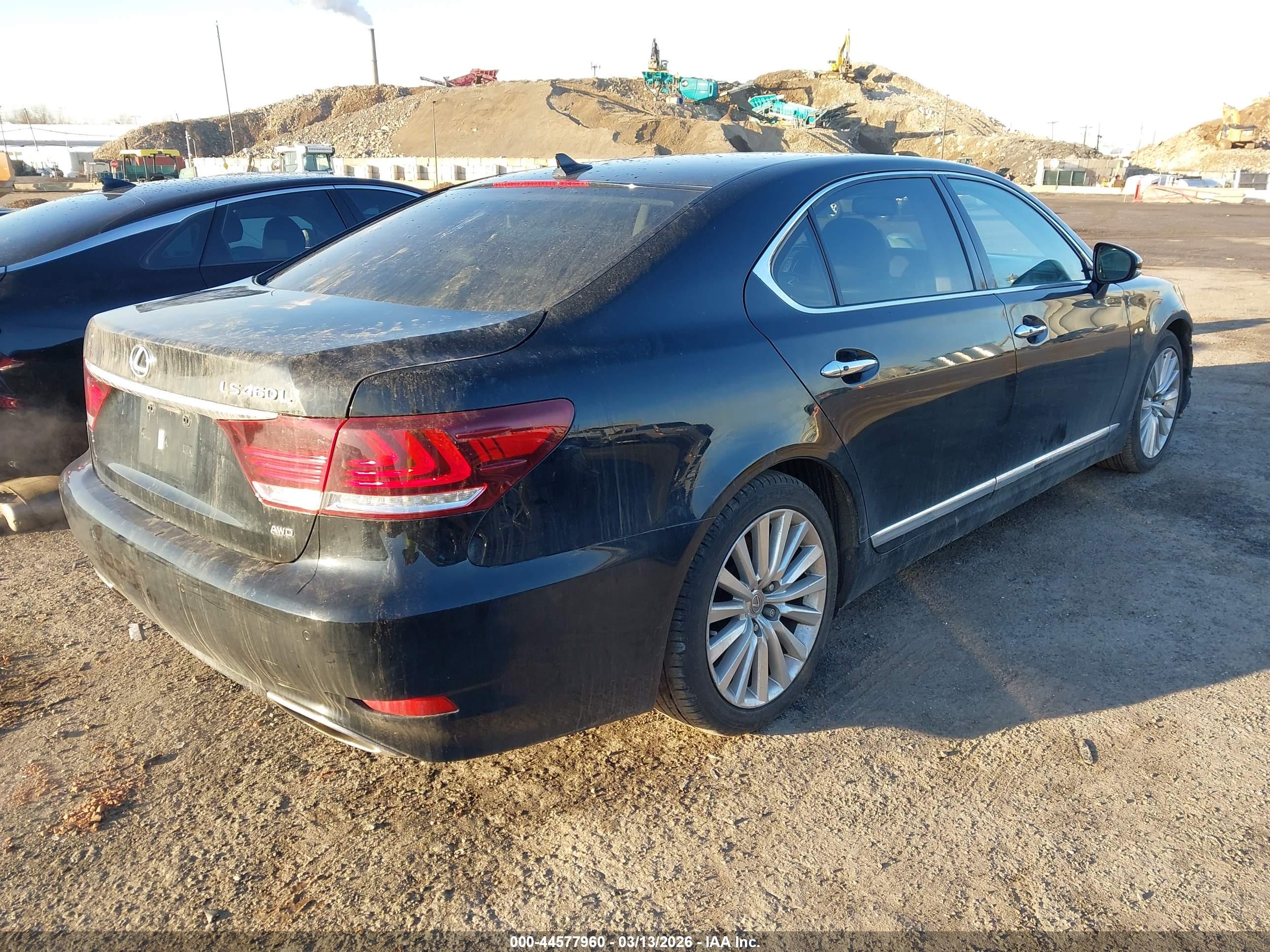 LEXUS LS image 4