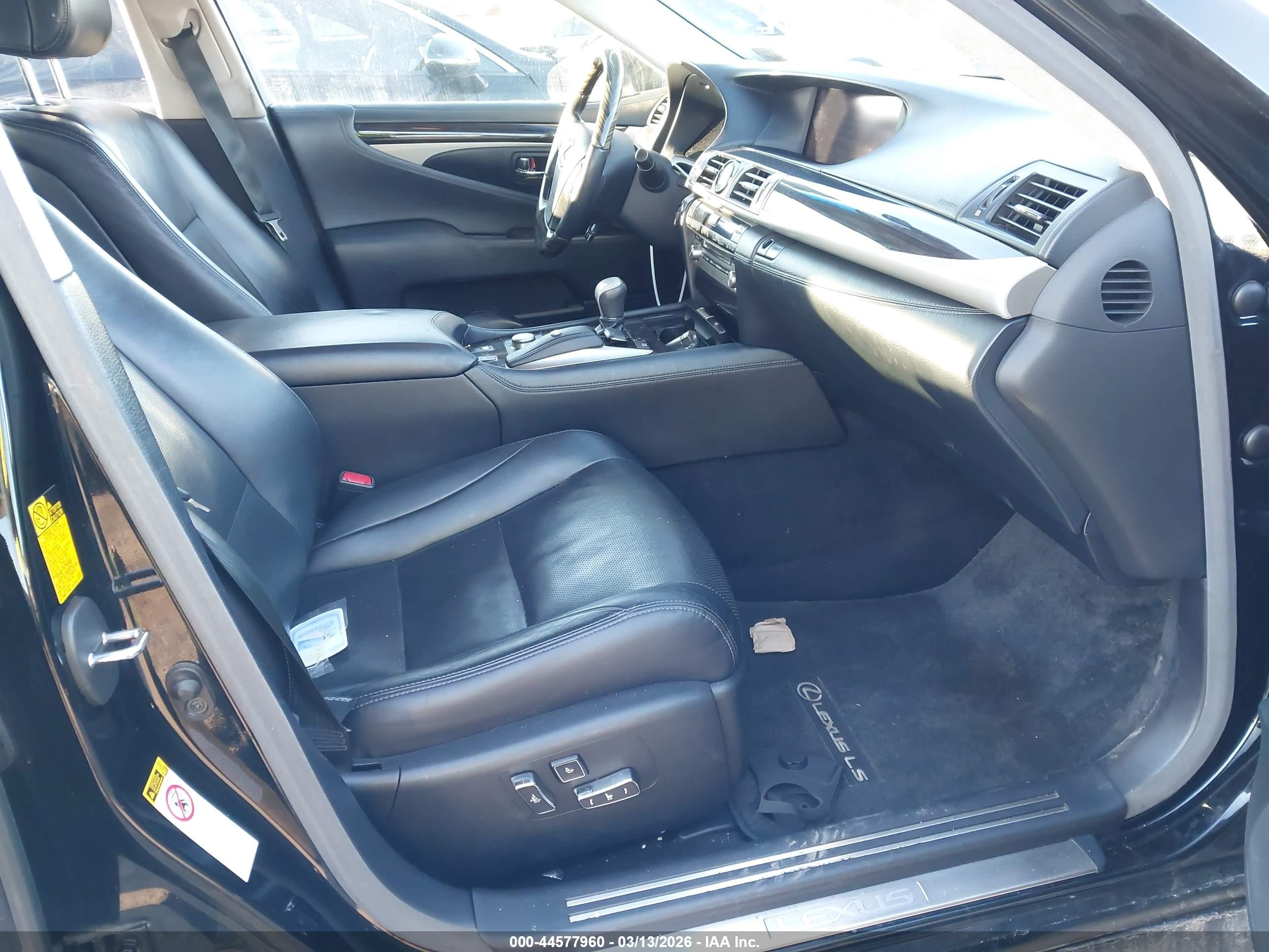LEXUS LS image 5