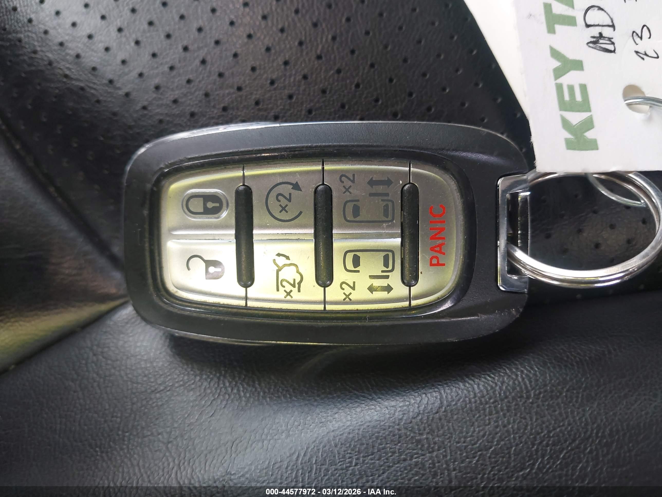 CHRYSLER PACIFICA image 11