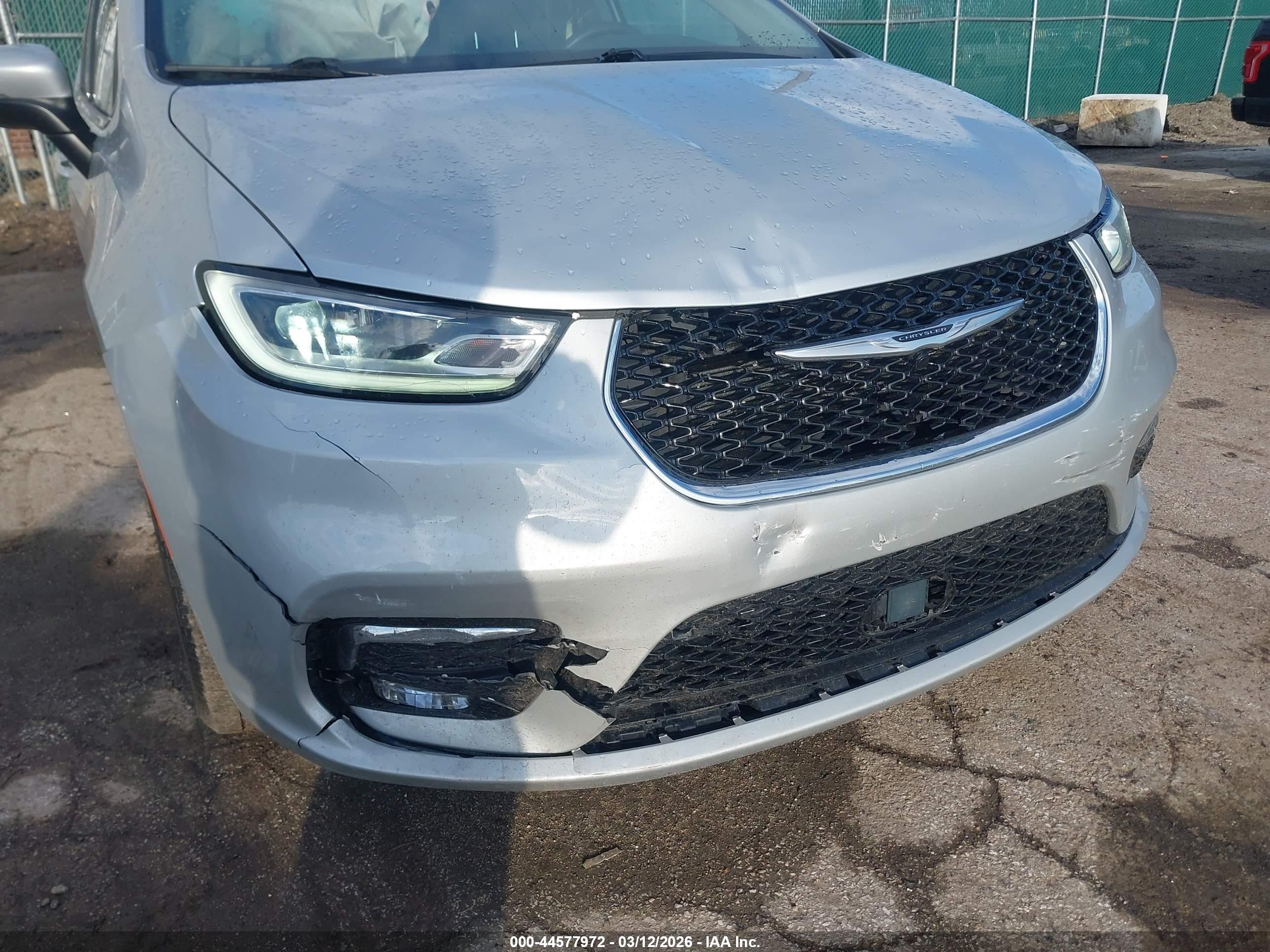 CHRYSLER PACIFICA image 6
