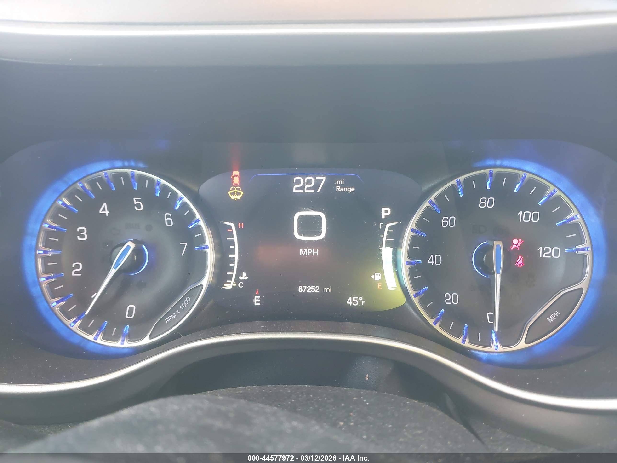 CHRYSLER PACIFICA image 7