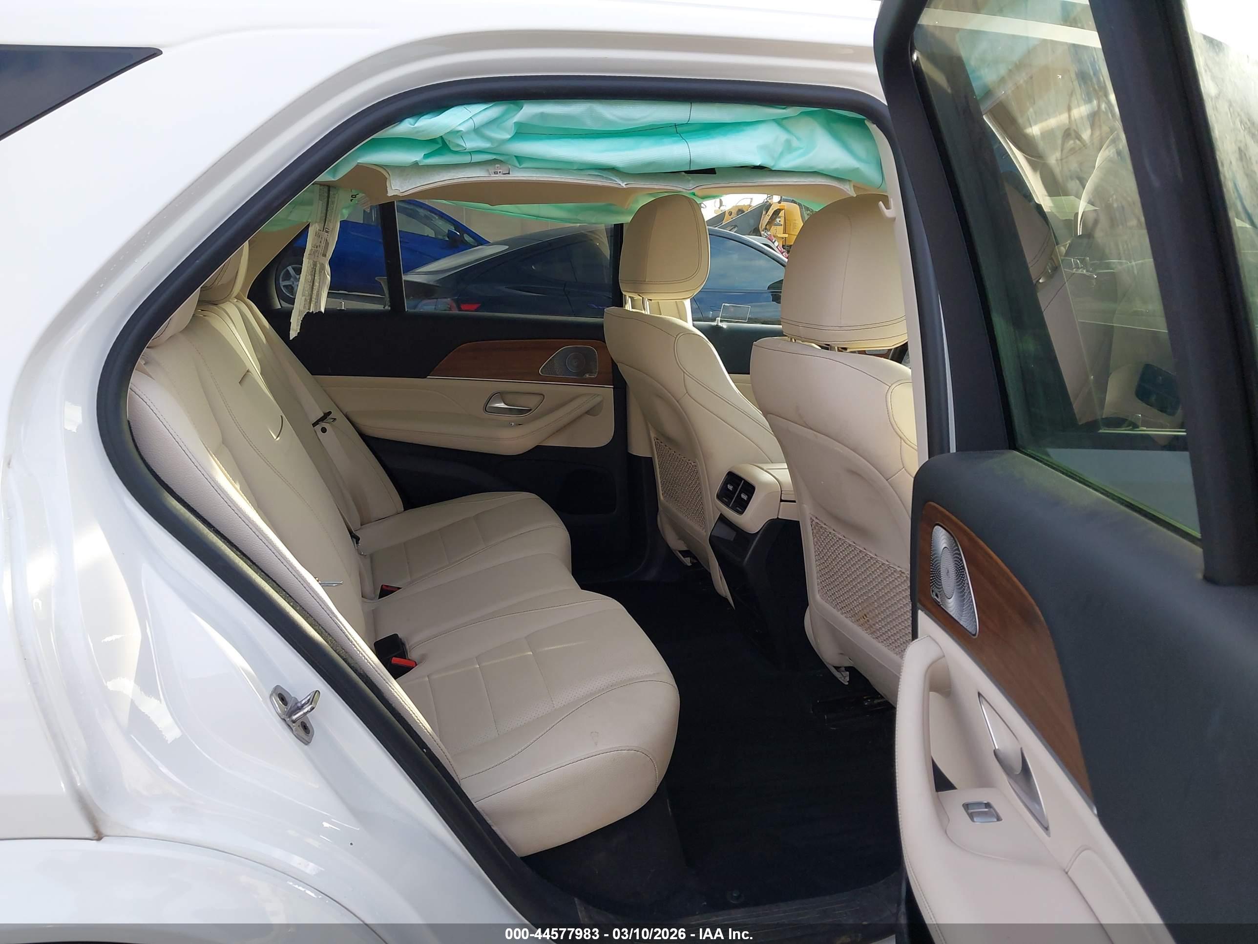 MERCEDES-BENZ GLE image 8