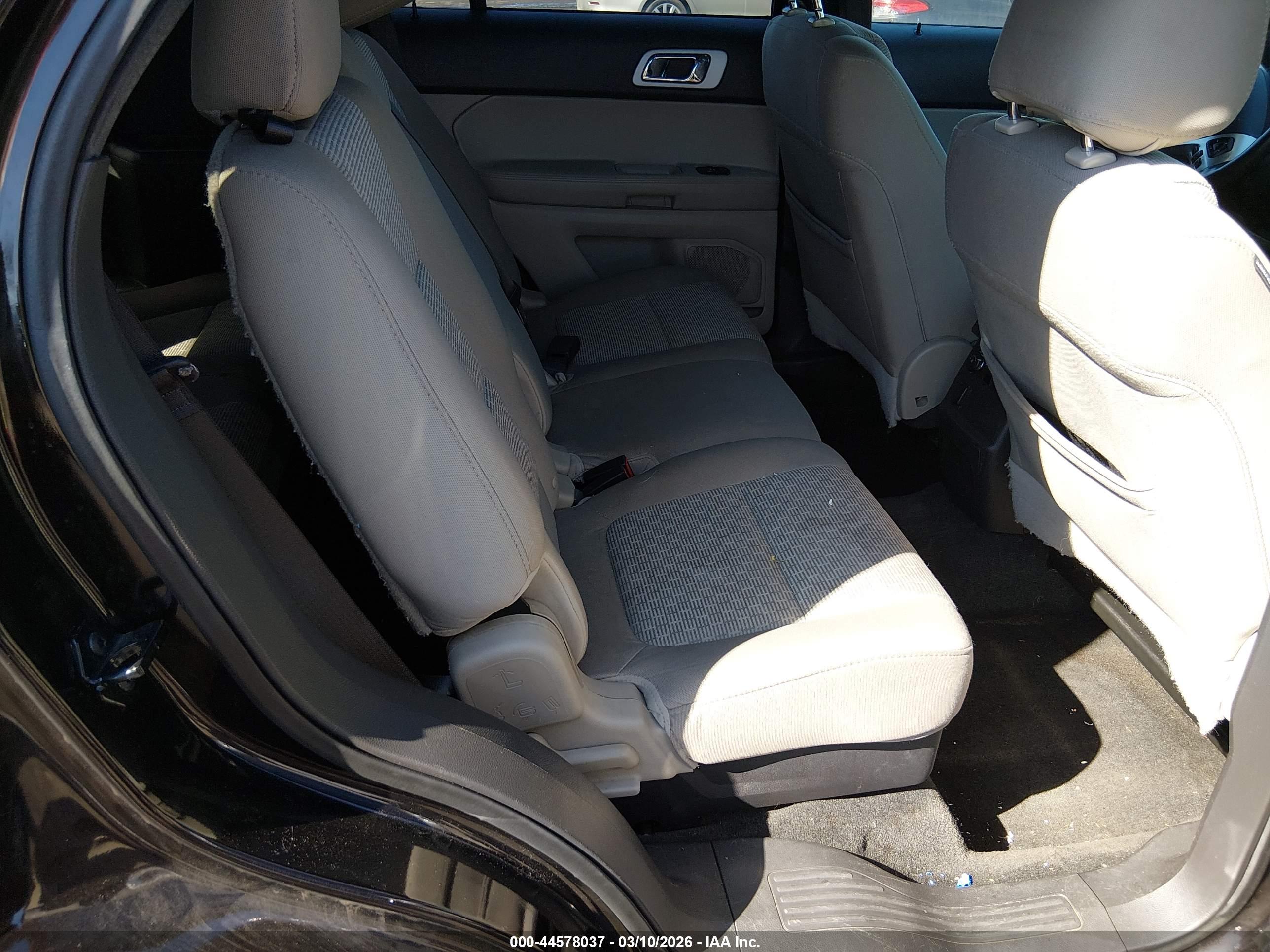 FORD EXPLORER image 8