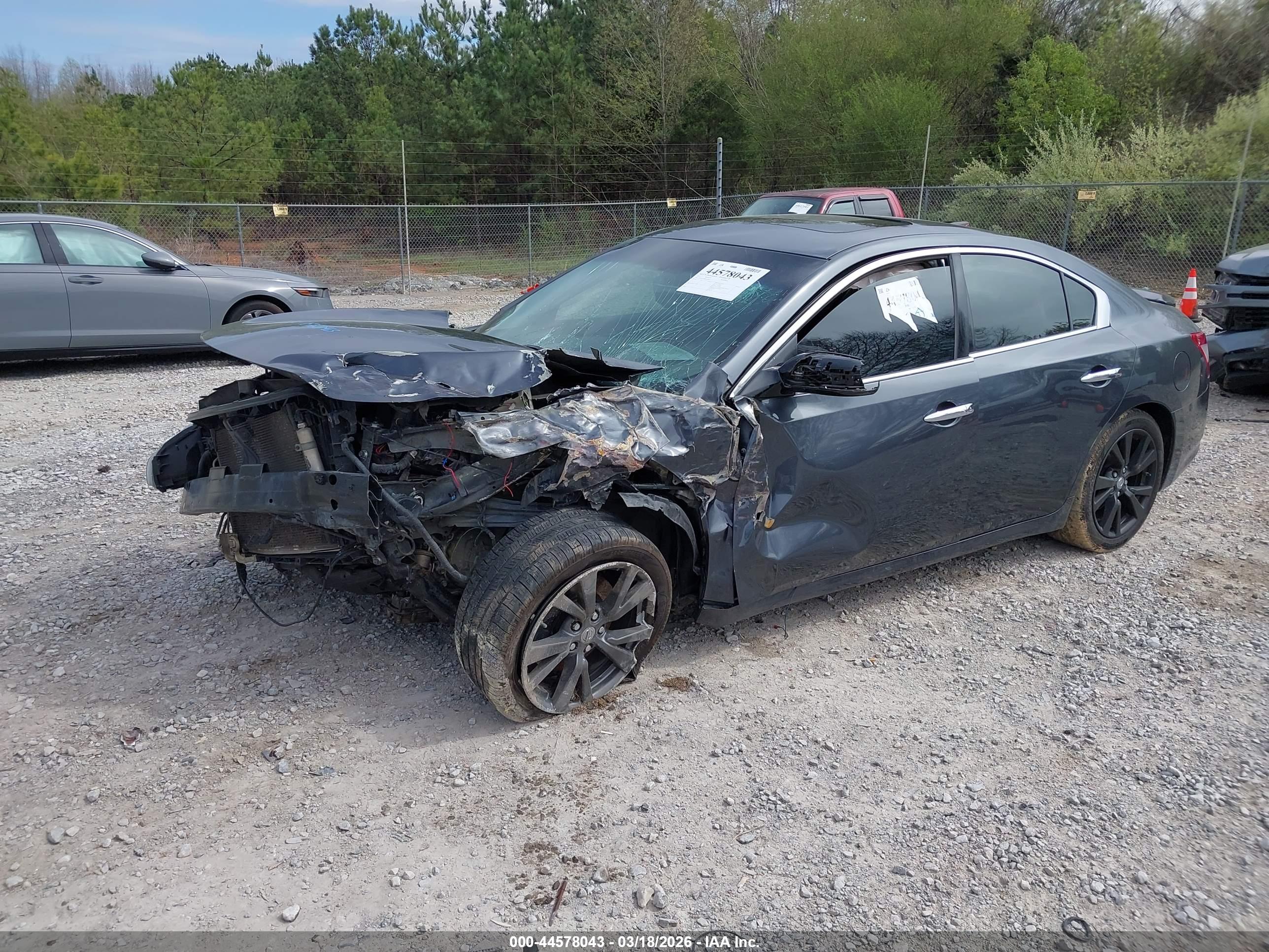 NISSAN MAXIMA image 6