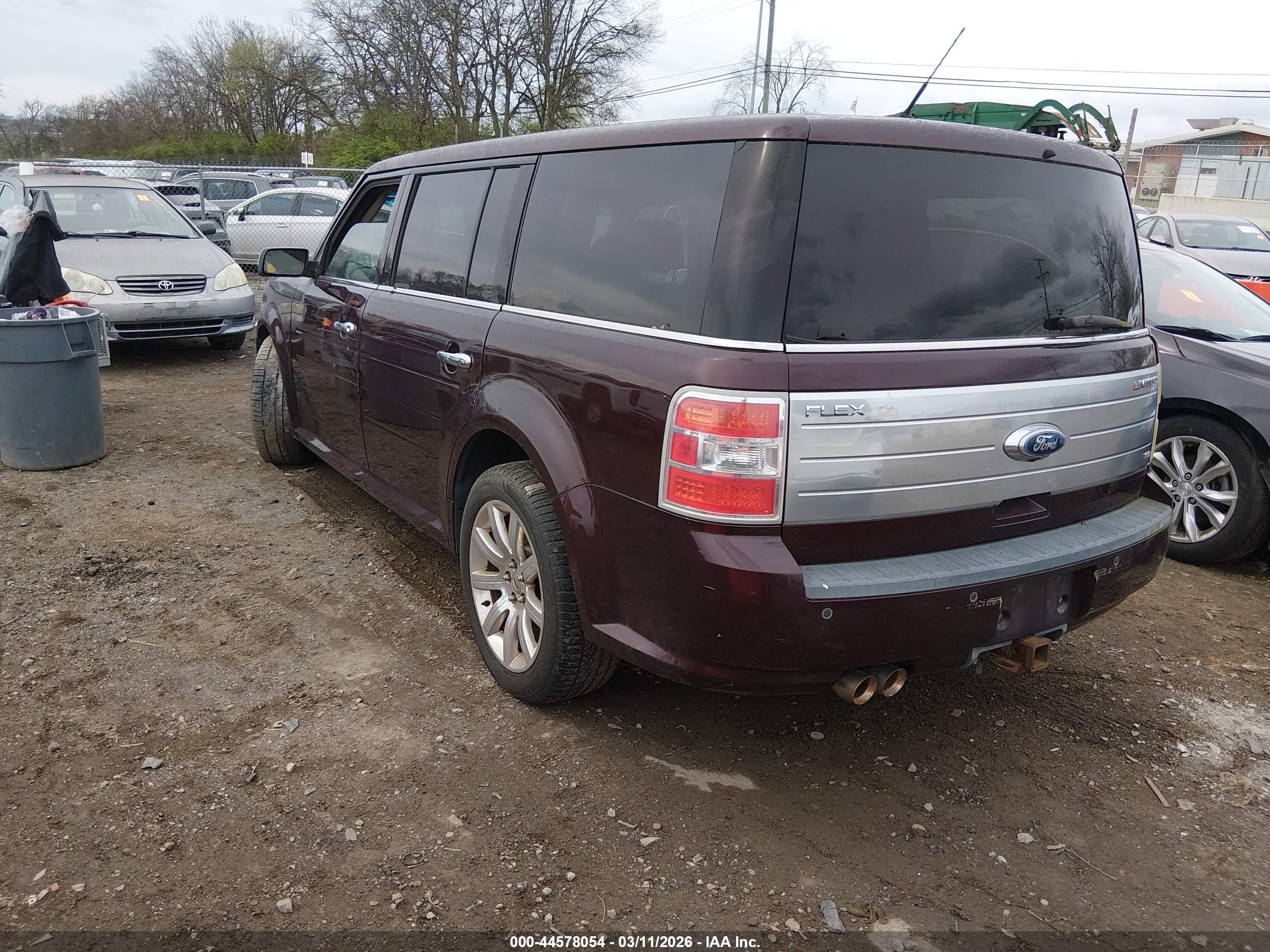 FORD FLEX image 3
