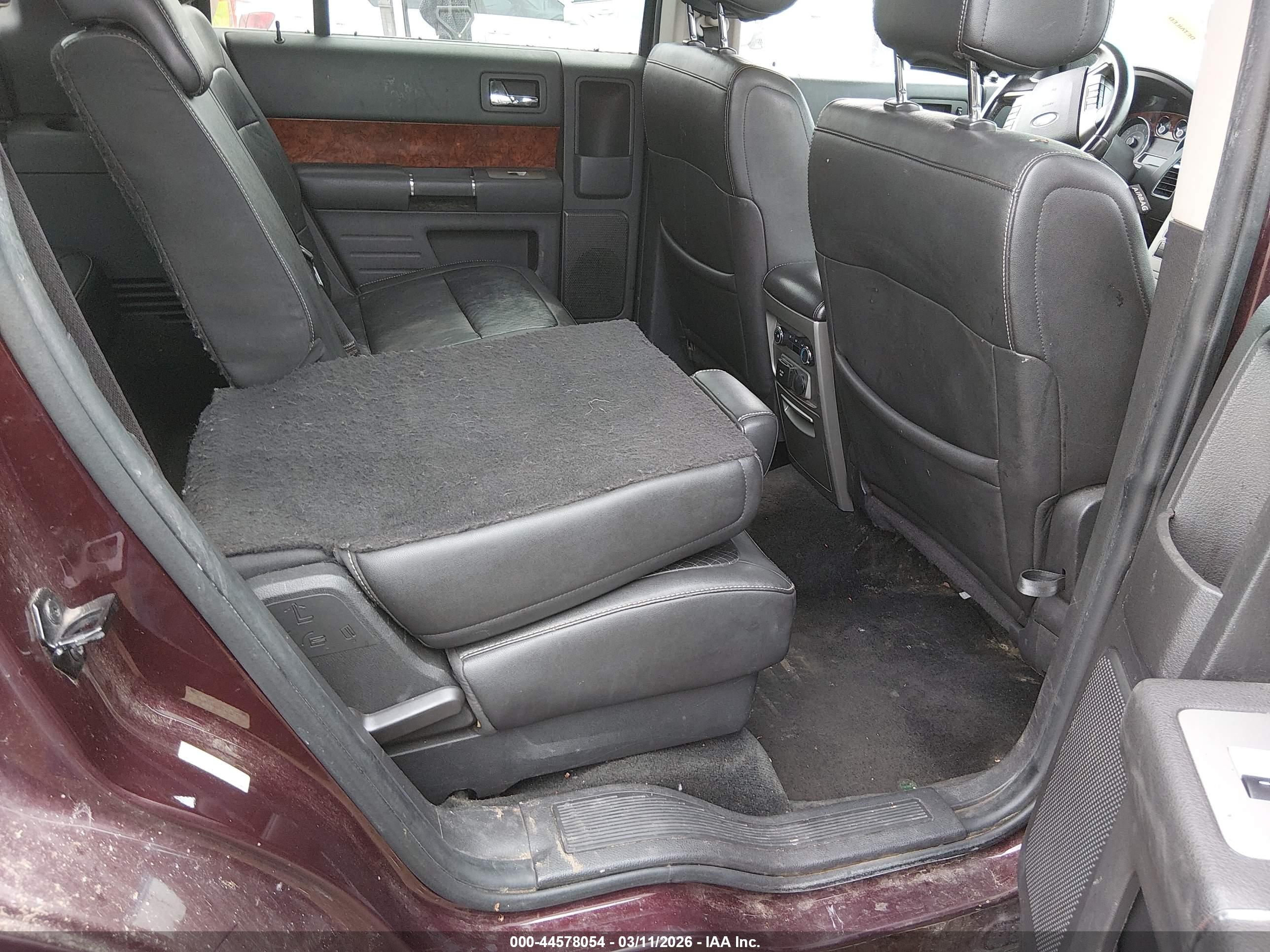 FORD FLEX image 8