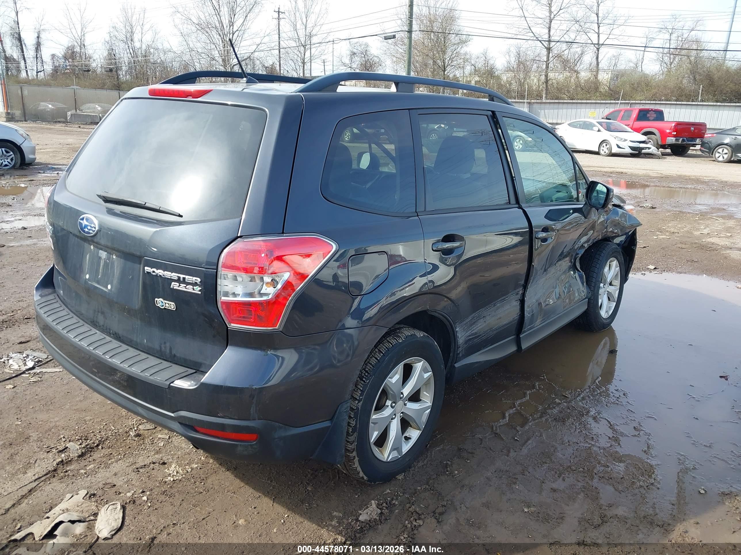 SUBARU FORESTER image 4