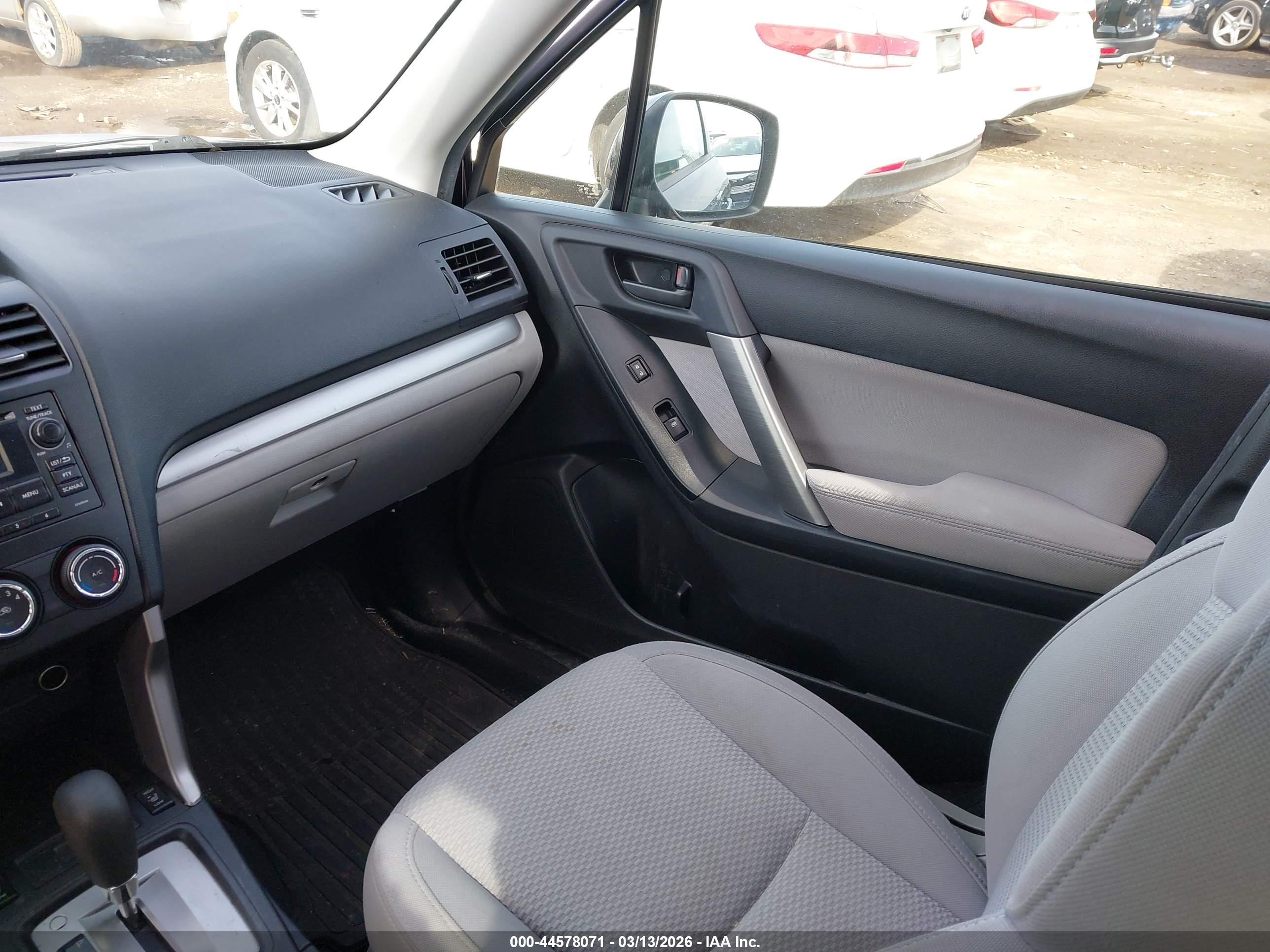 SUBARU FORESTER image 5