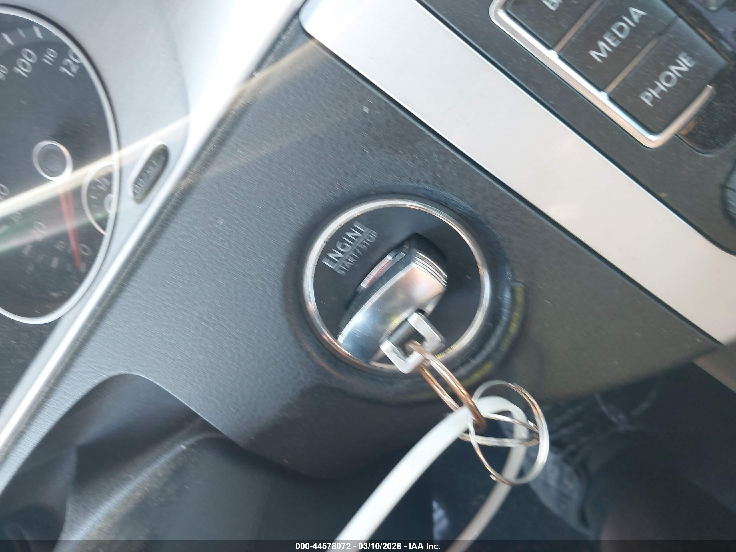 VOLKSWAGEN CC image 11