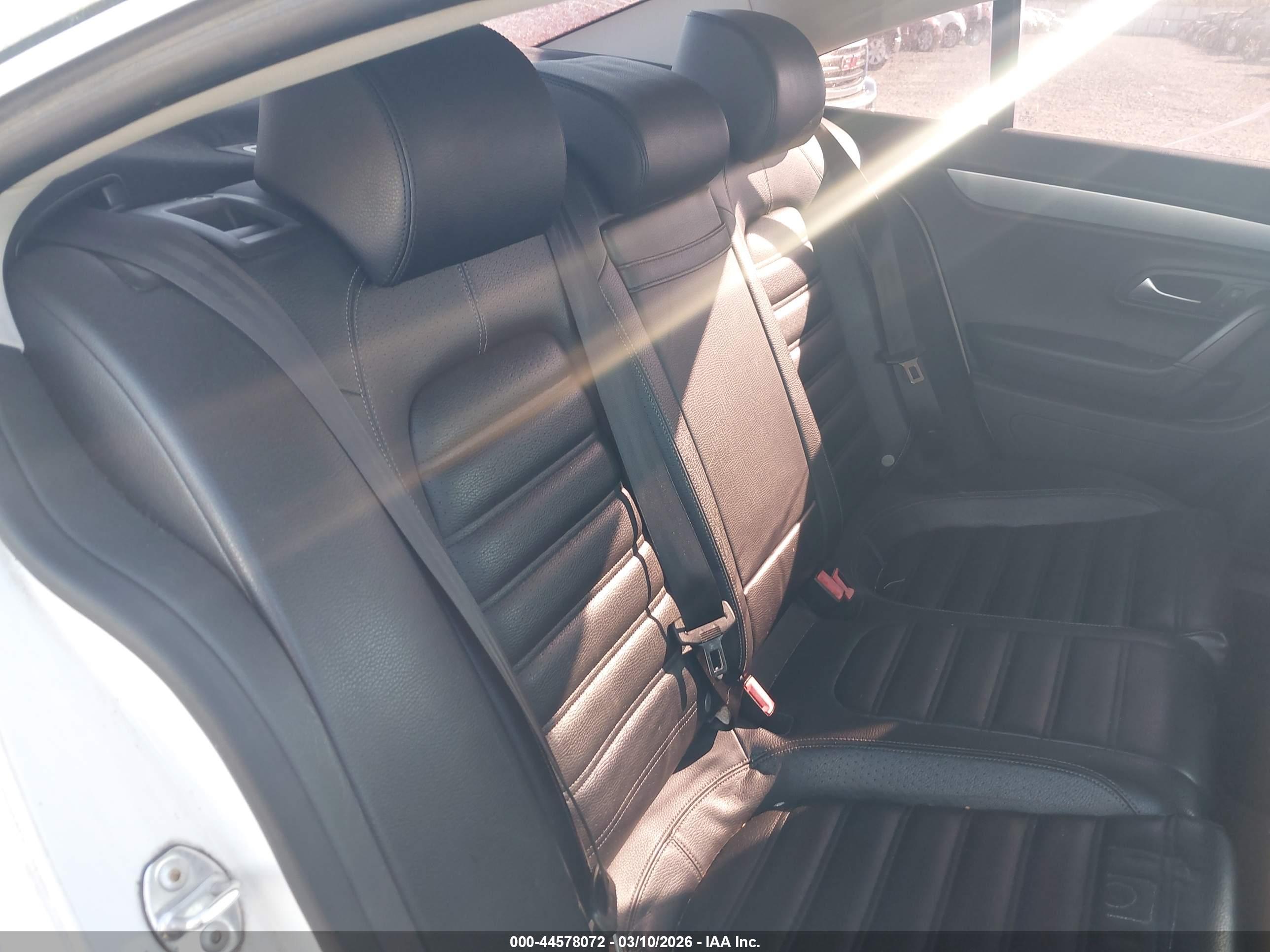 VOLKSWAGEN CC image 8