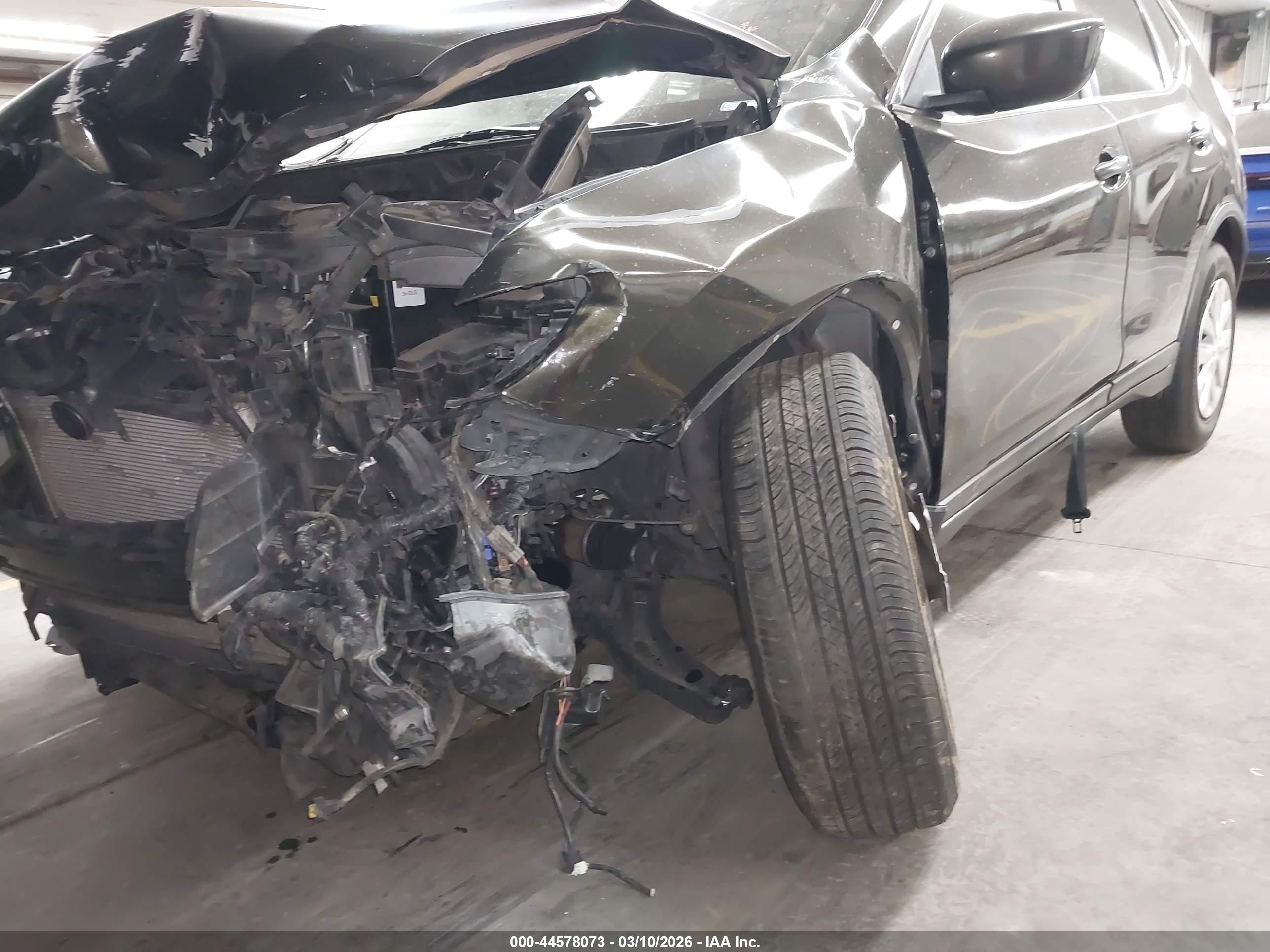 NISSAN ROGUE image 6