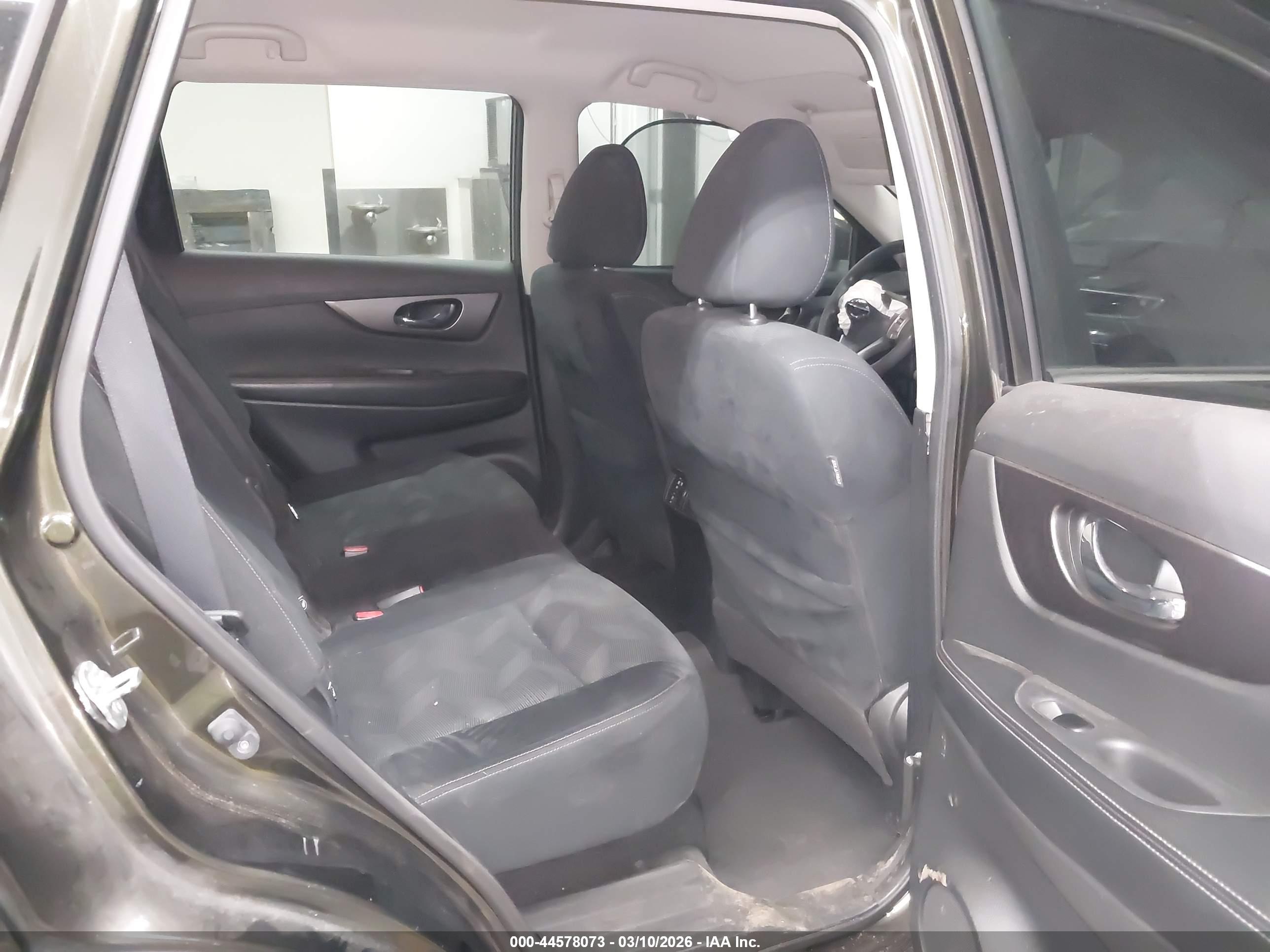 NISSAN ROGUE image 8