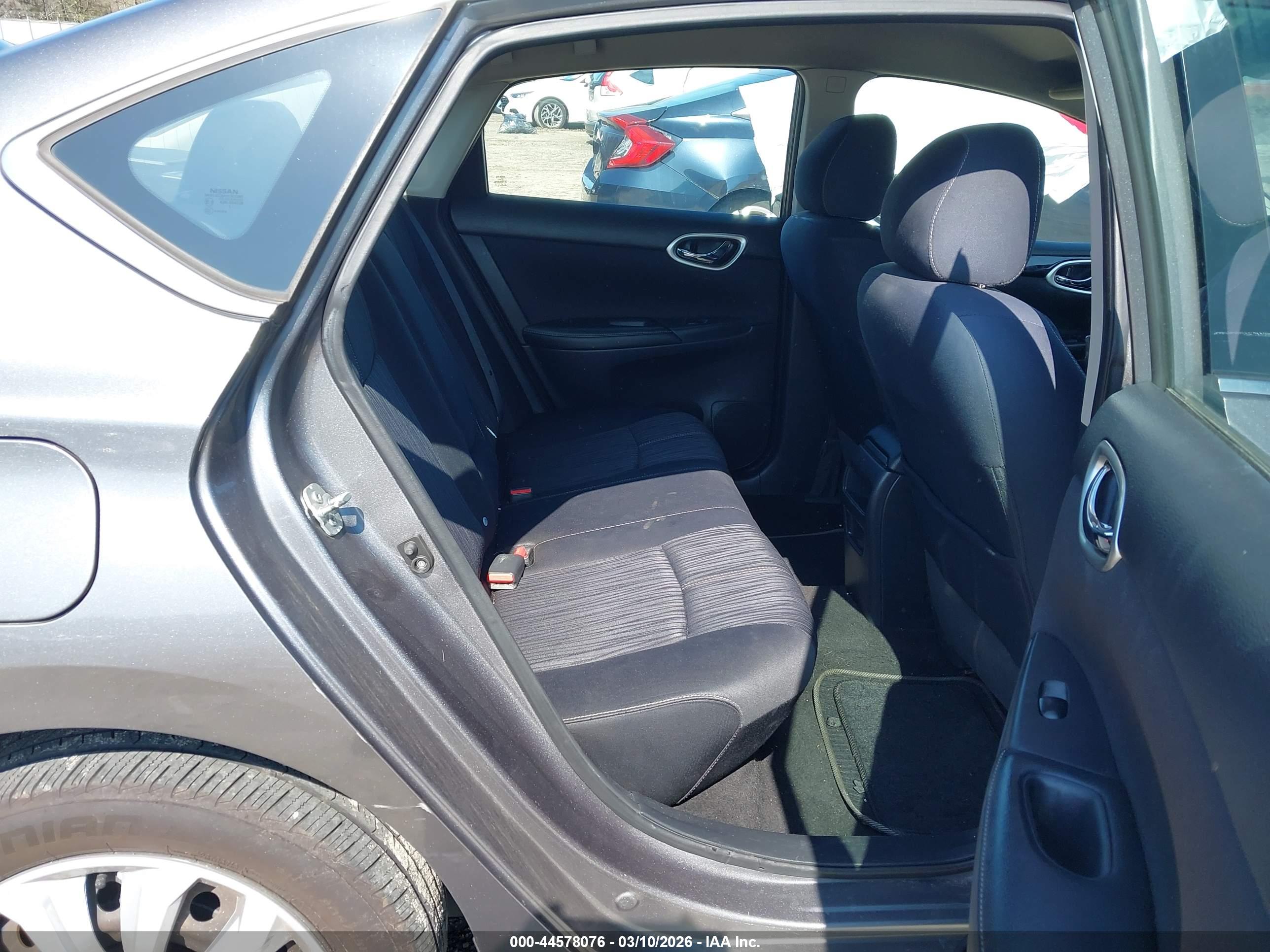 NISSAN SENTRA image 8