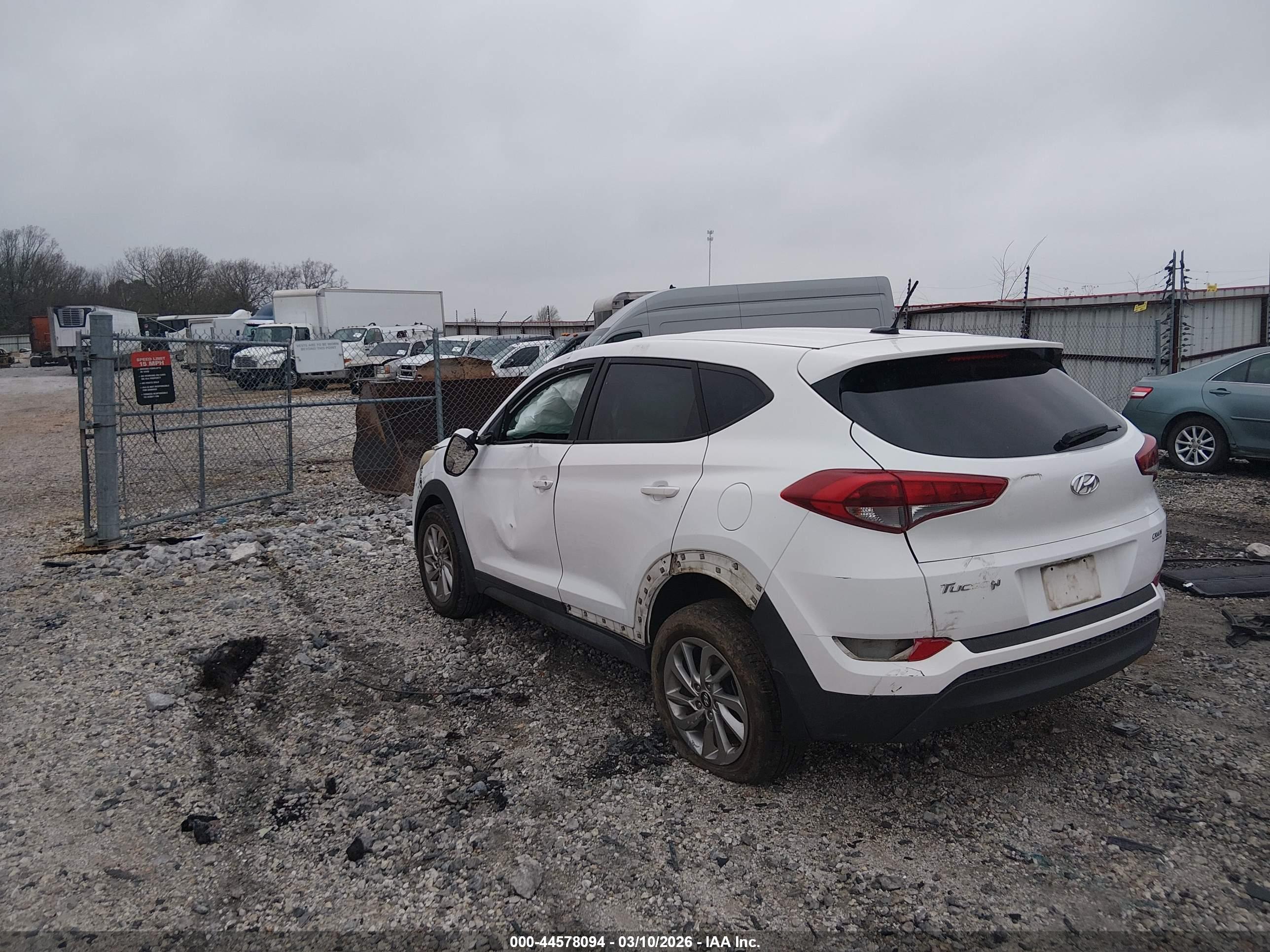 HYUNDAI TUCSON image 3