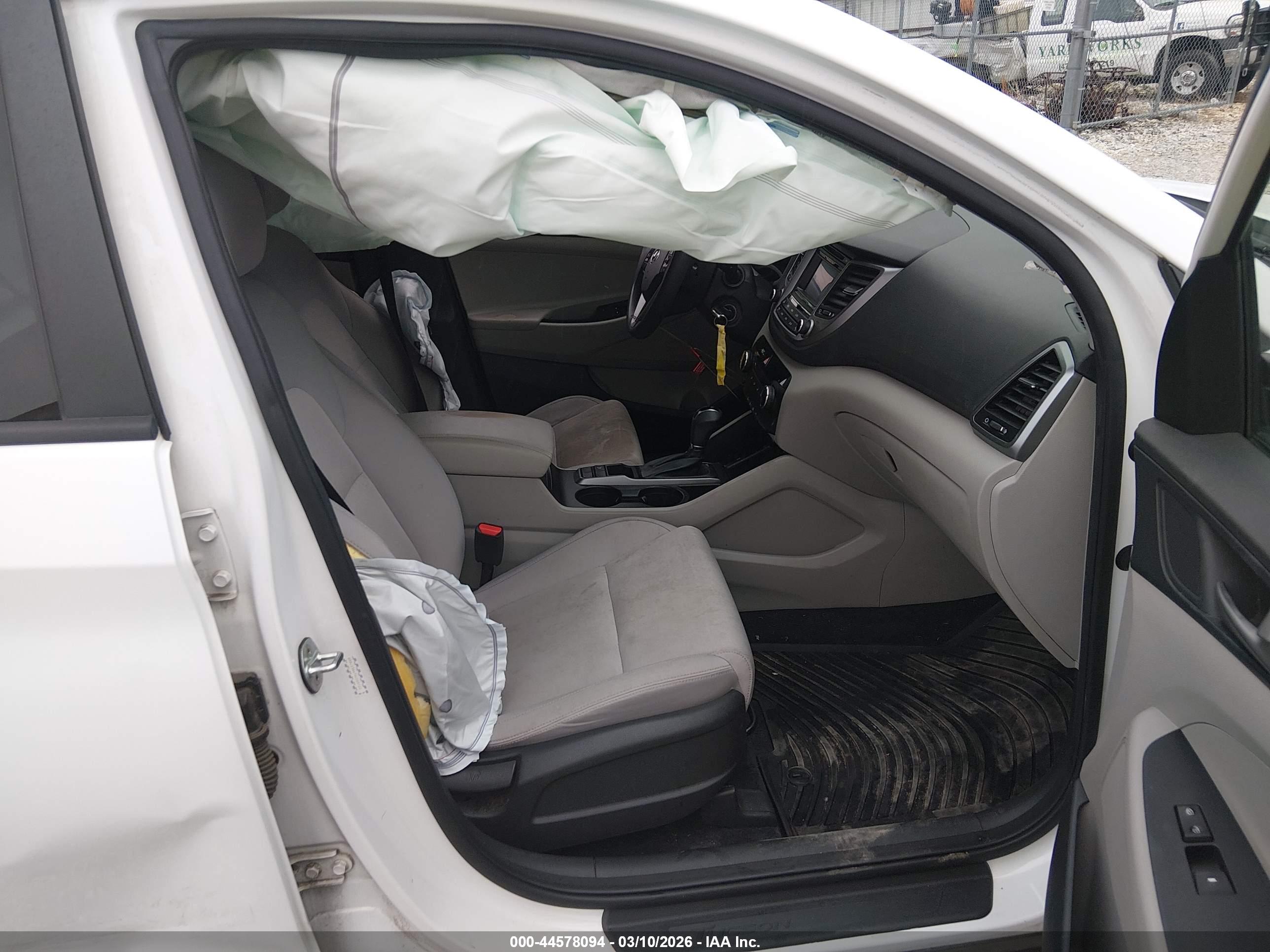 HYUNDAI TUCSON image 5
