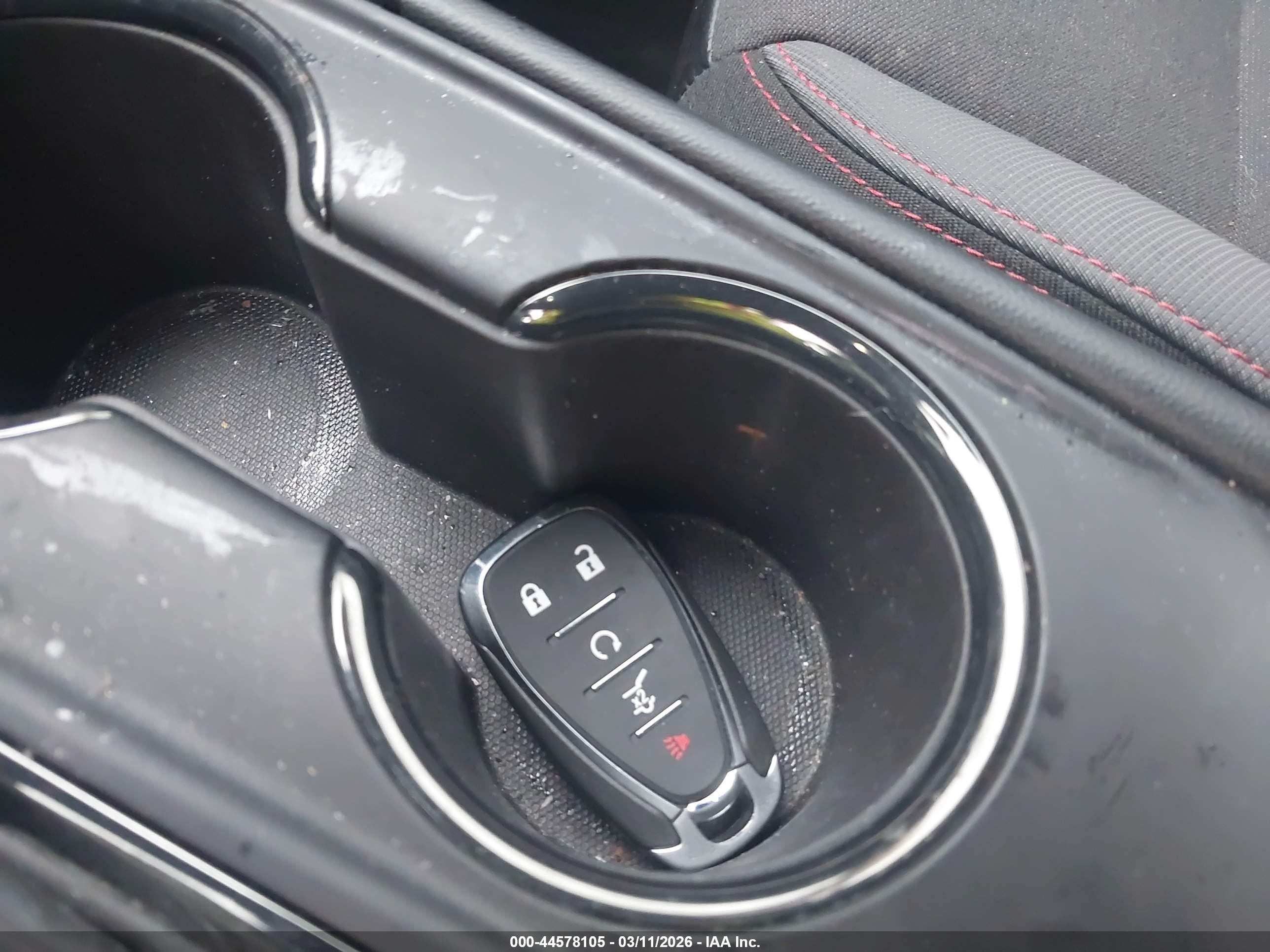 CHEVROLET EQUINOX image 11