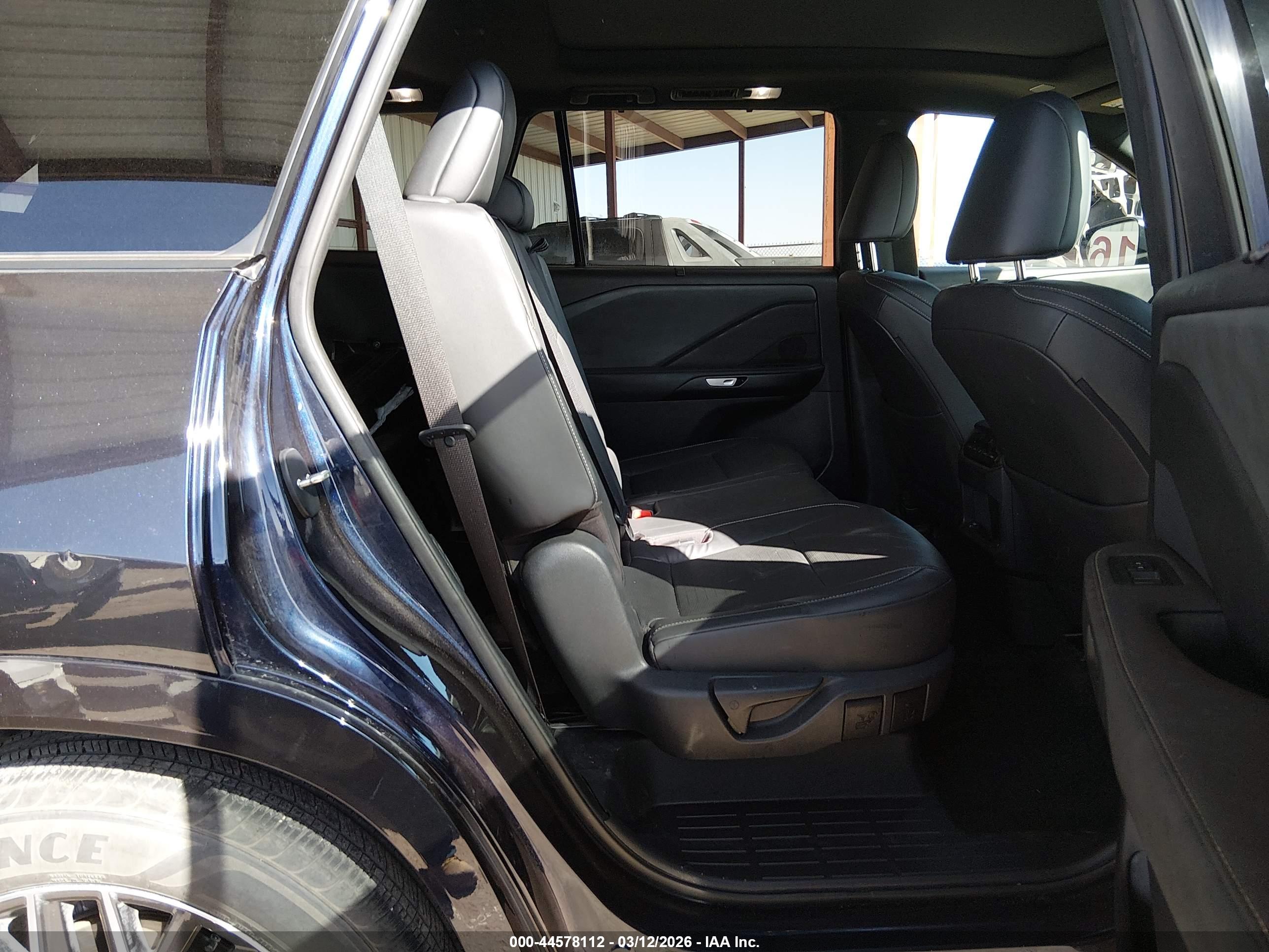 LEXUS TX image 8