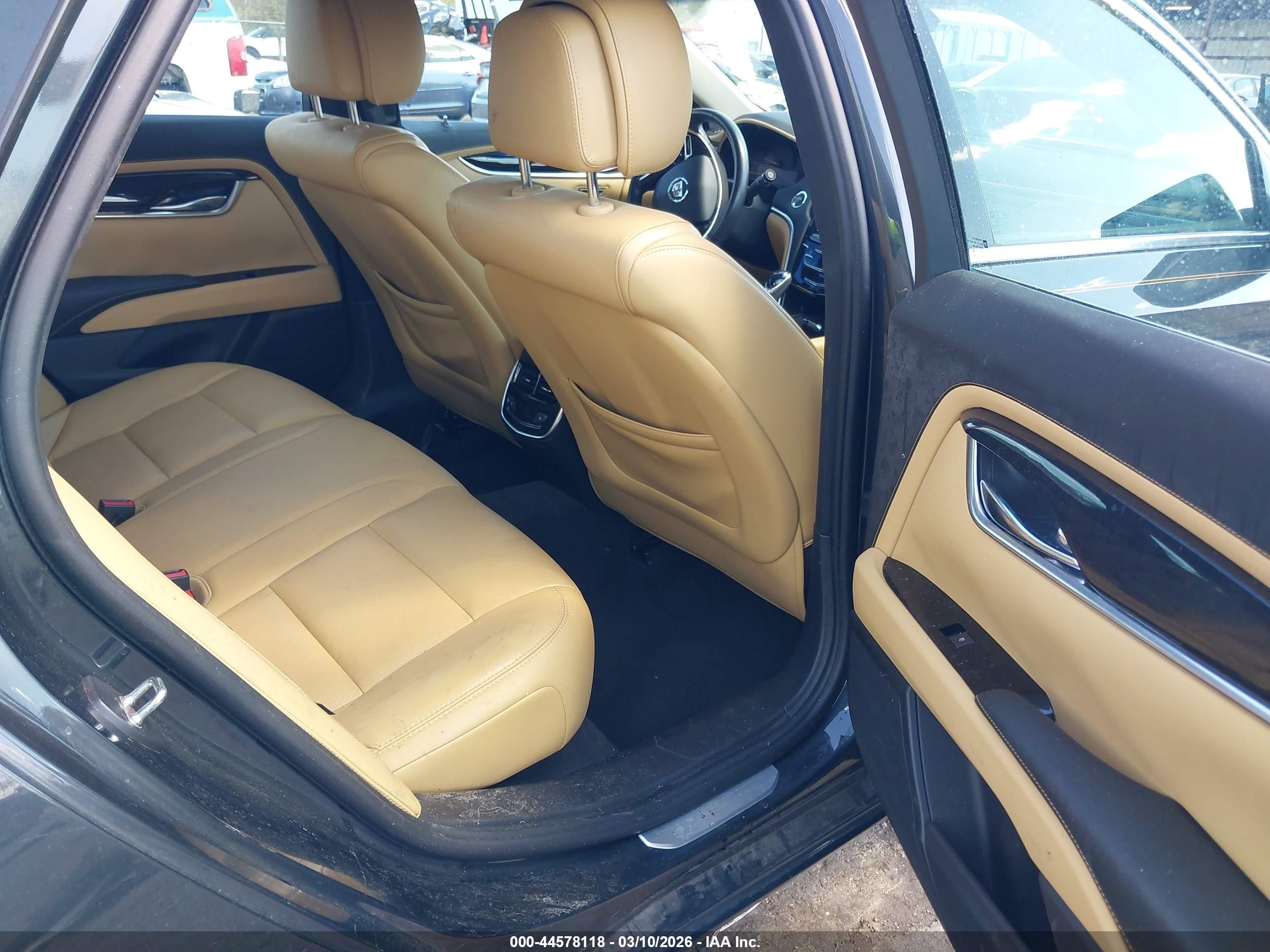 CADILLAC XTS image 8