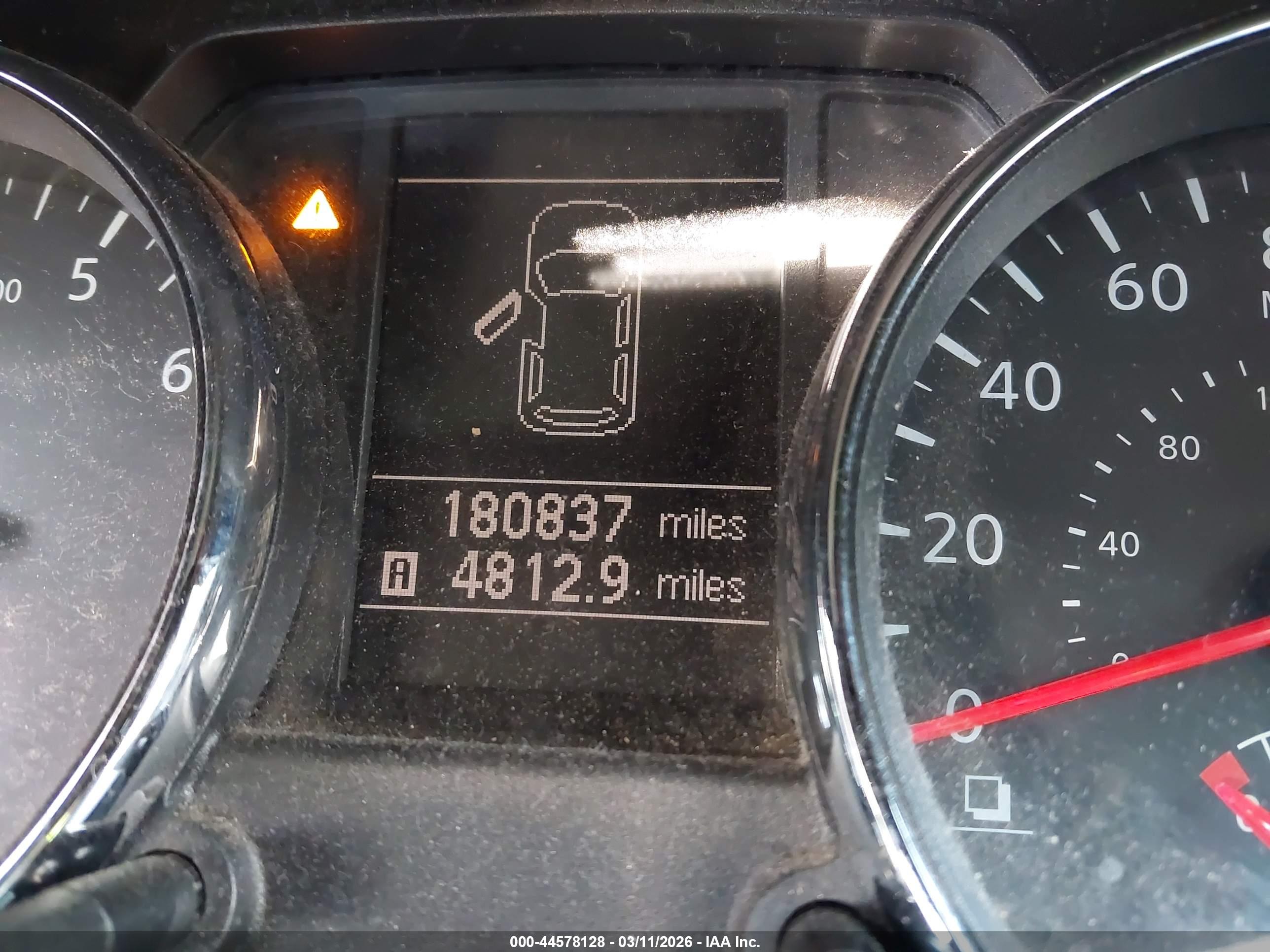 NISSAN ROGUE image 7