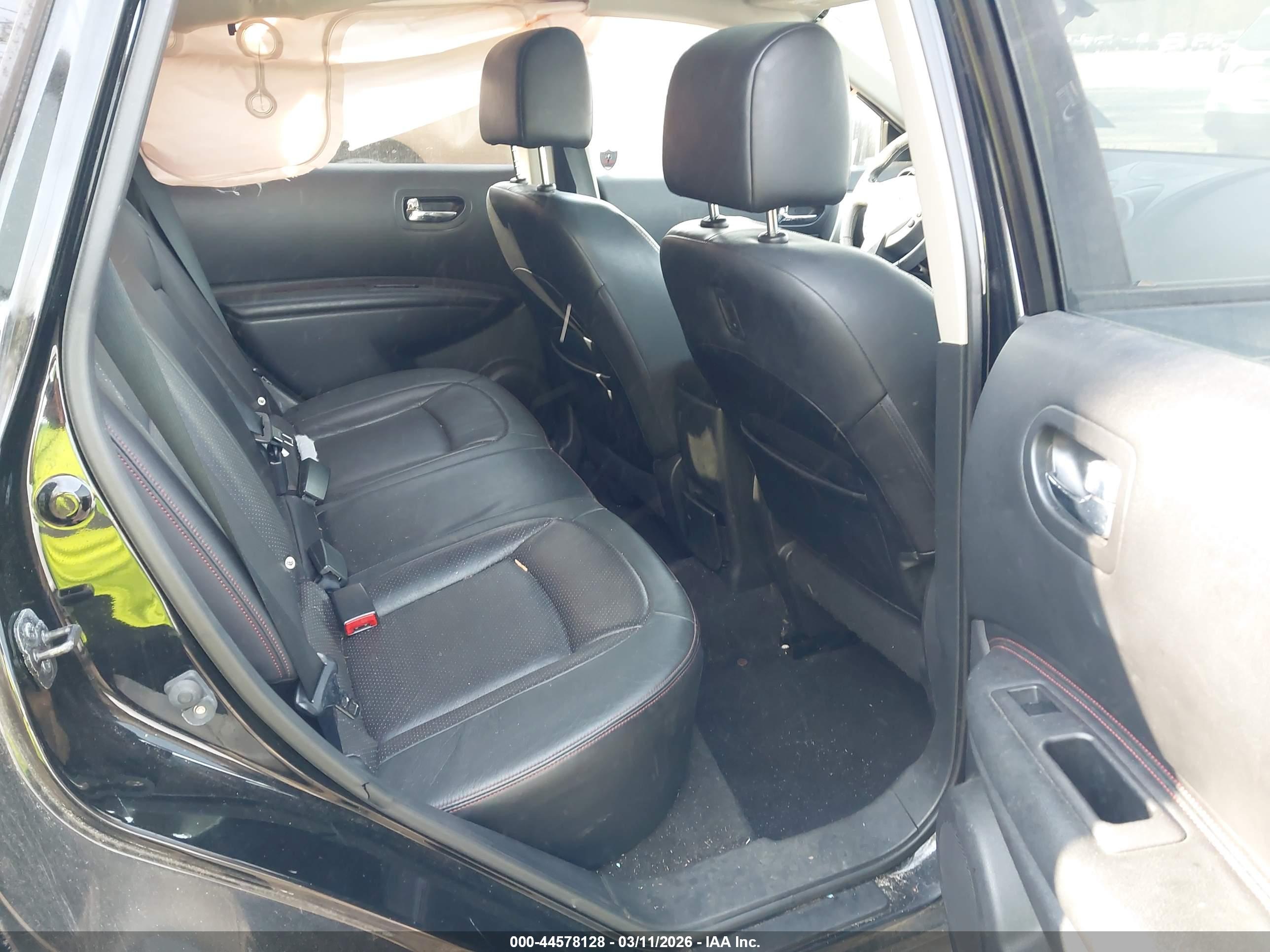 NISSAN ROGUE image 8