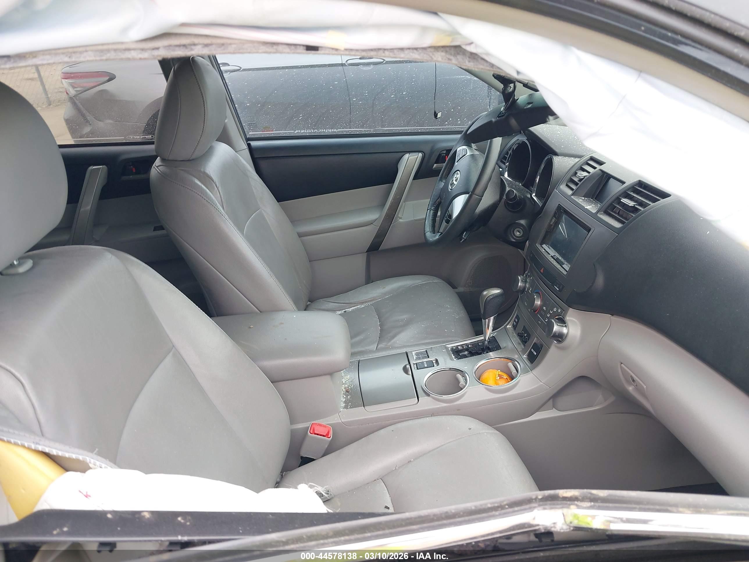 TOYOTA HIGHLANDER image 5