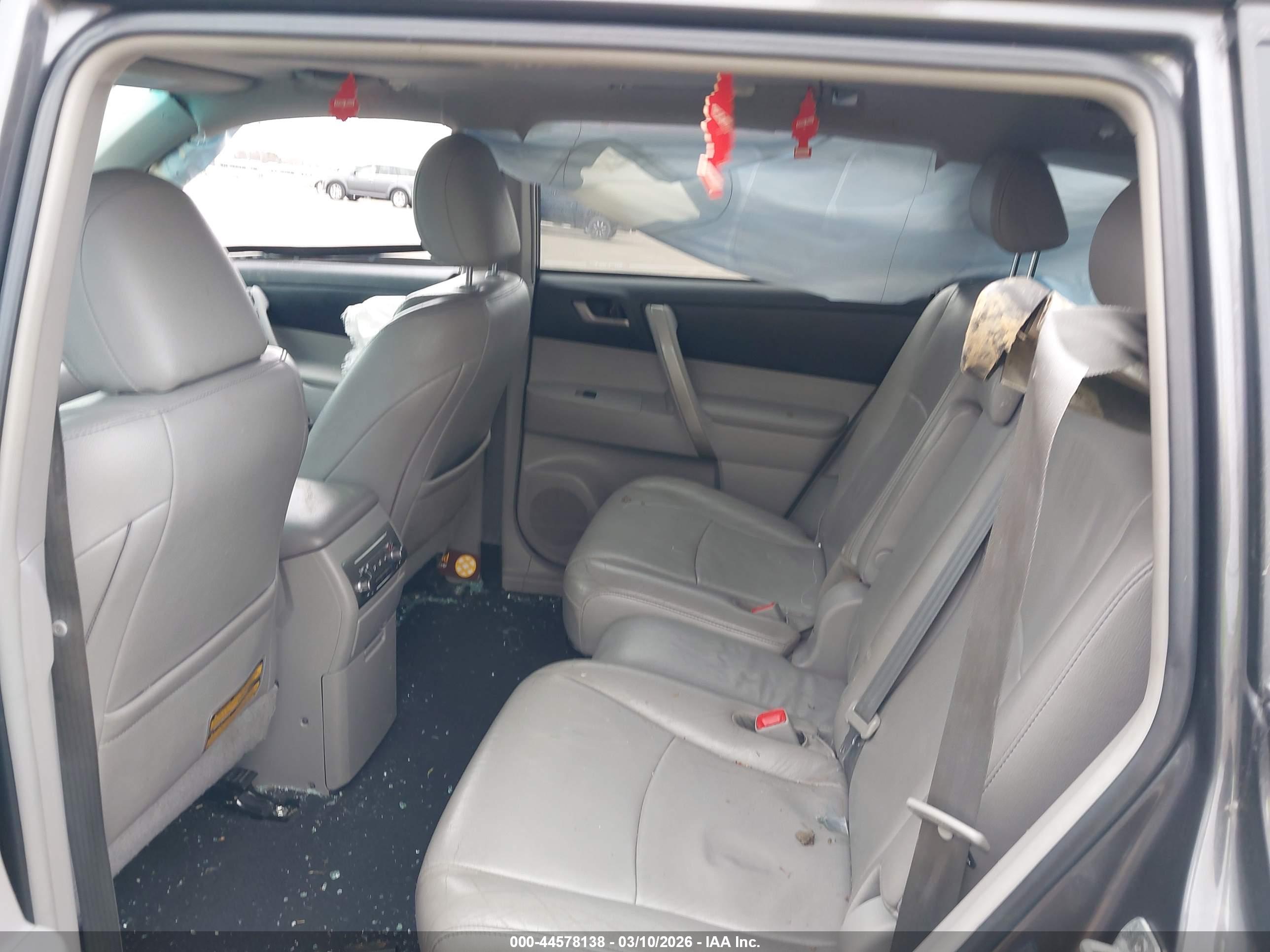 TOYOTA HIGHLANDER image 8