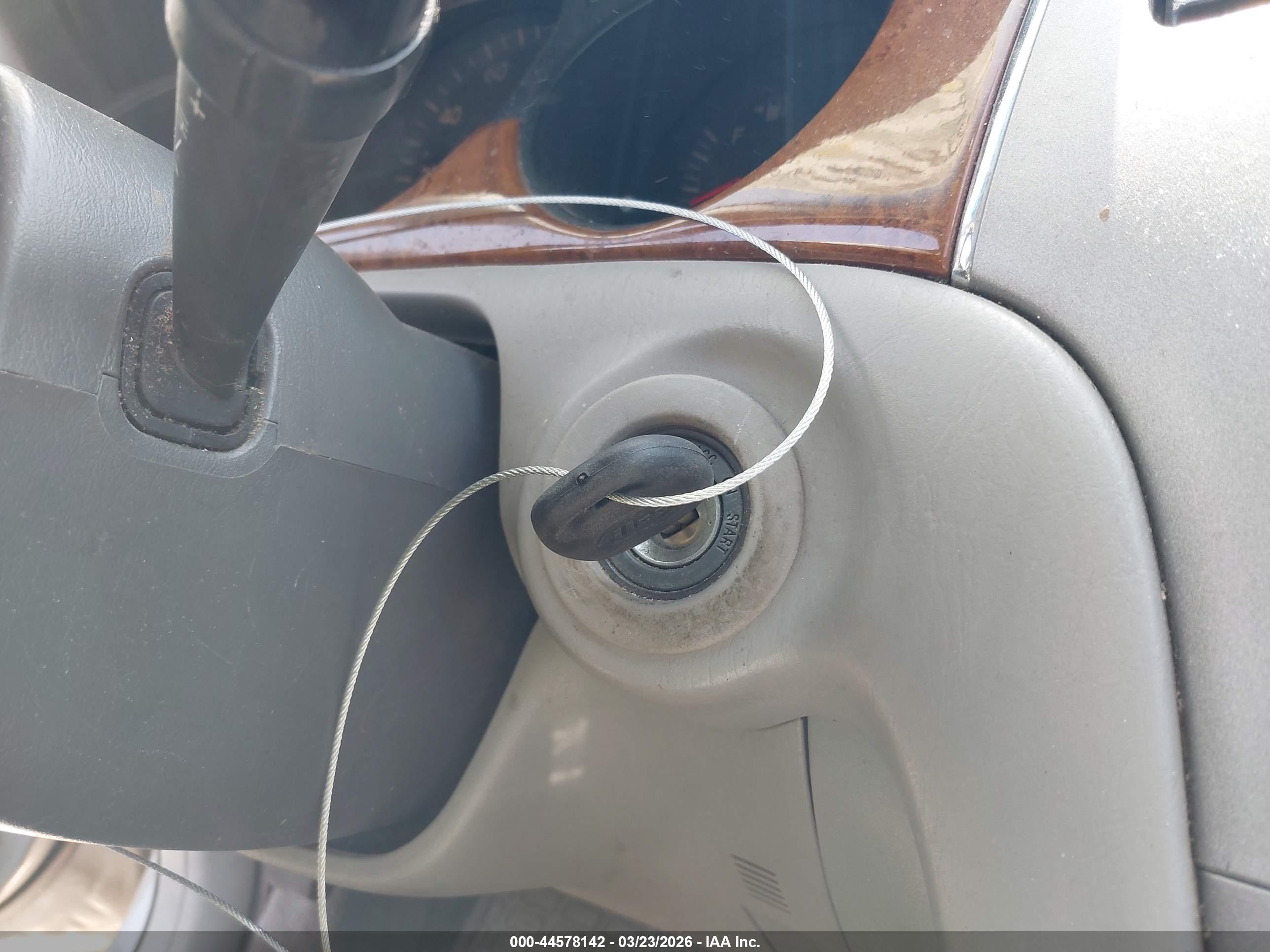 LEXUS ES image 11