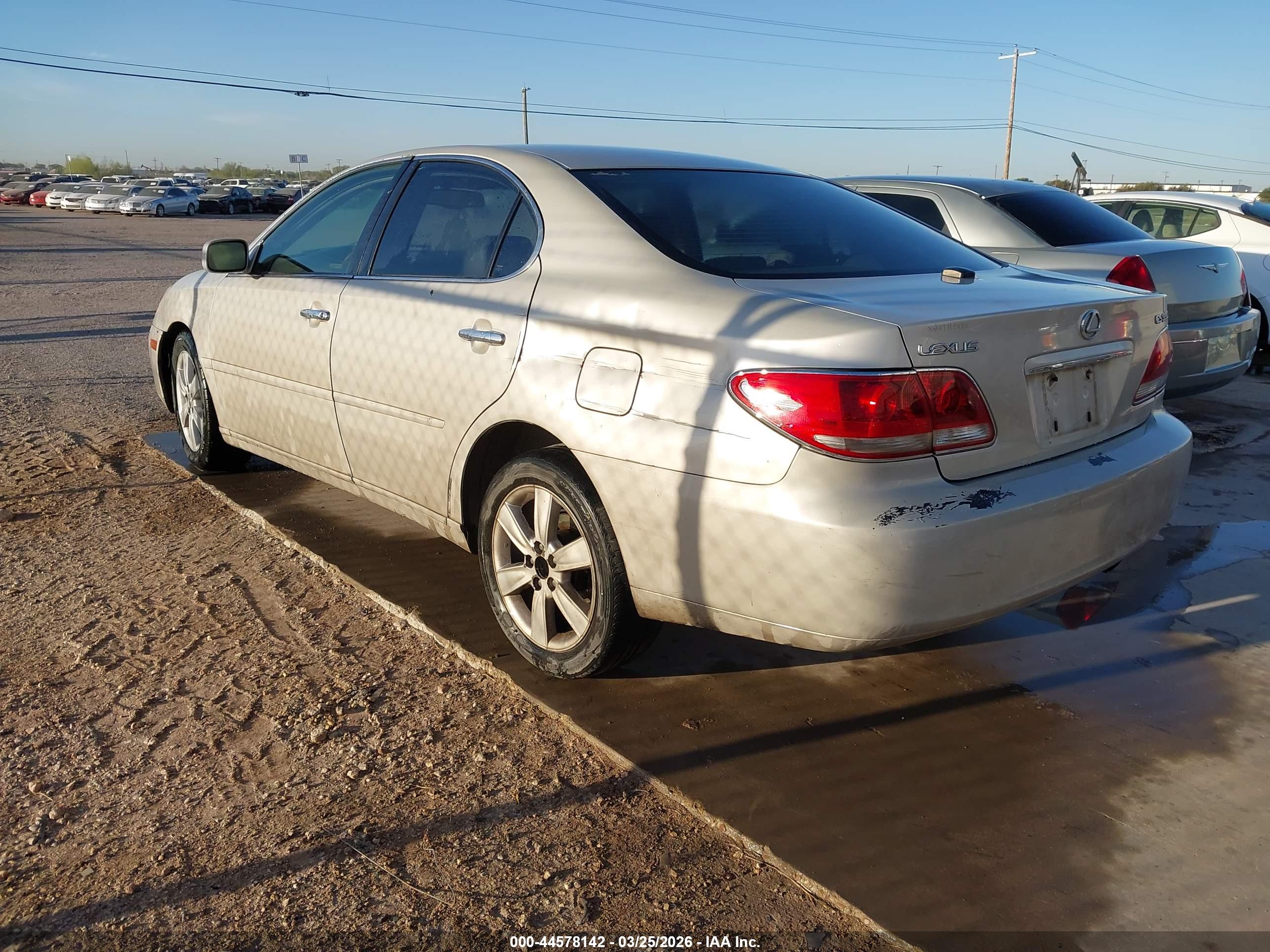 LEXUS ES image 3
