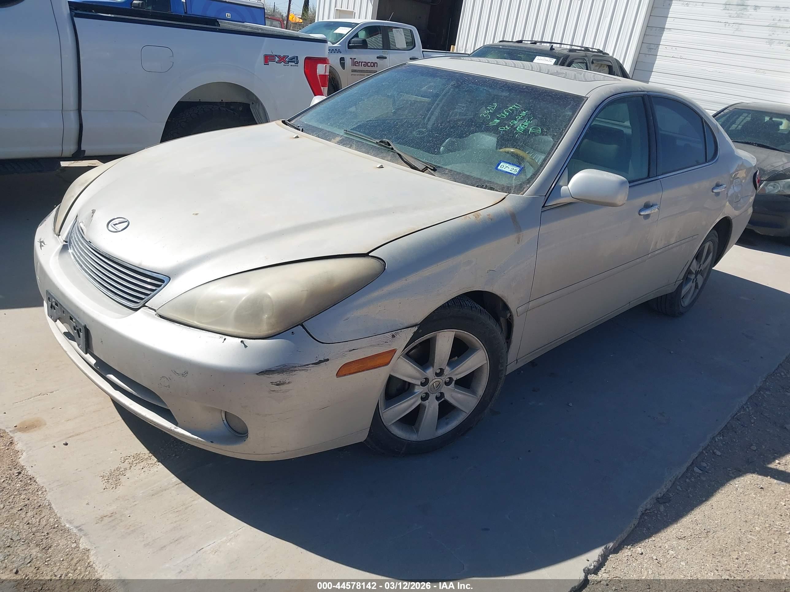 LEXUS ES image 6