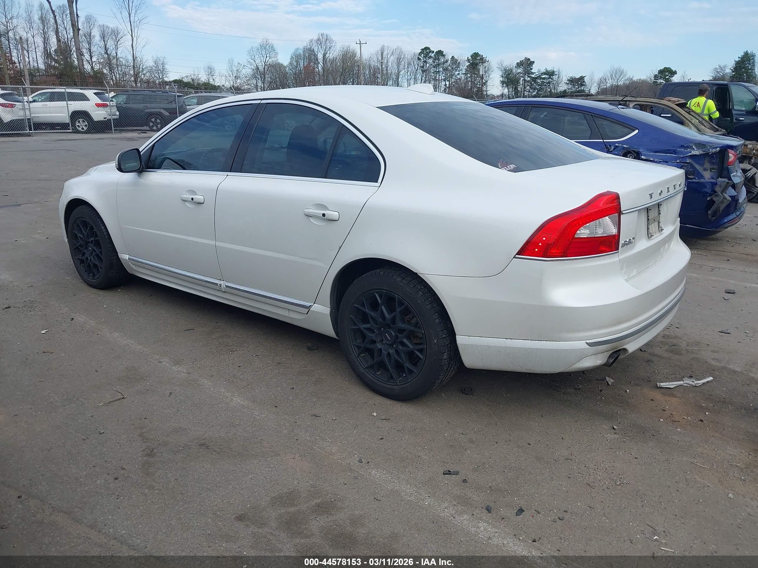 VOLVO S80 image 3
