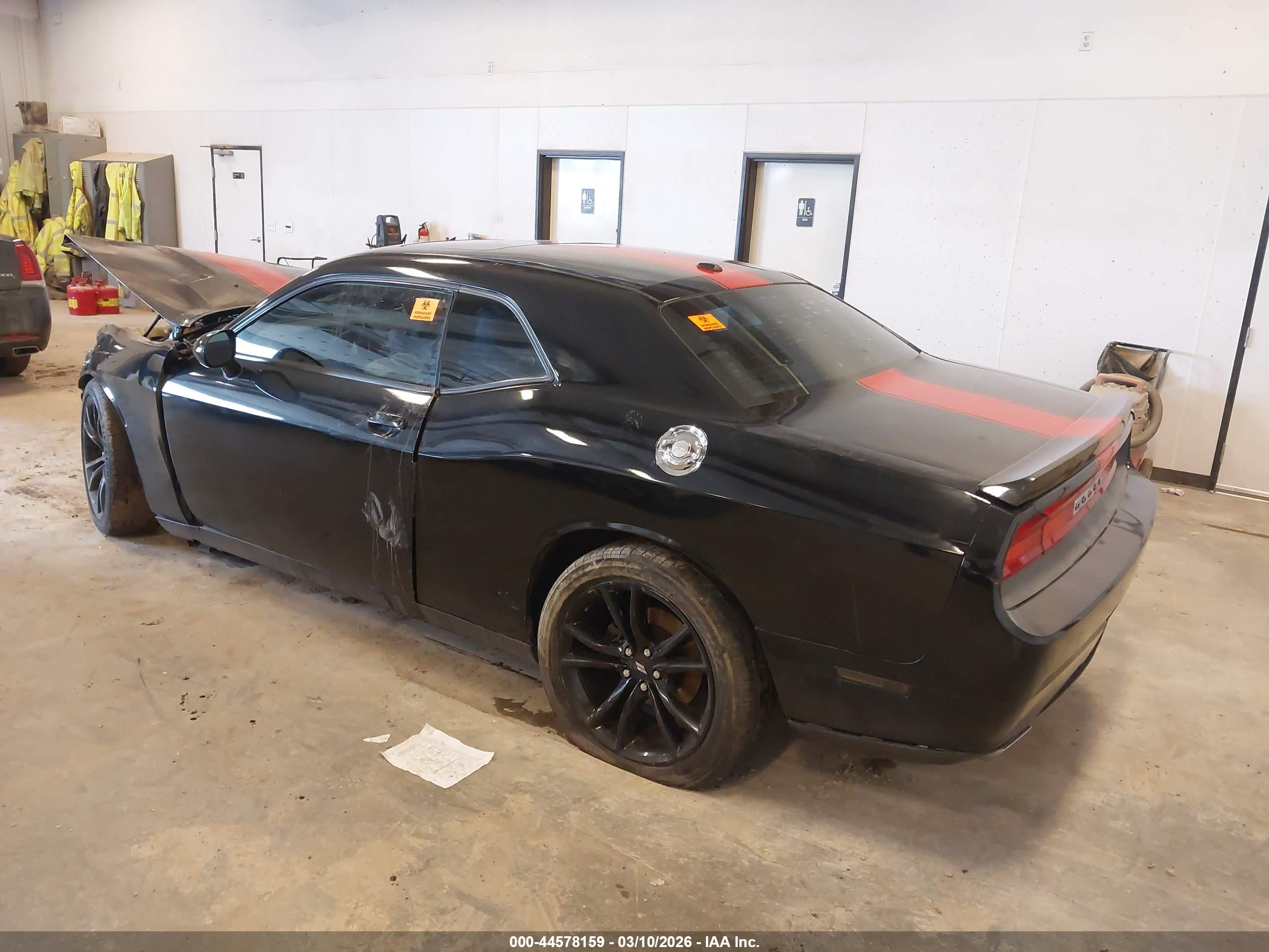 DODGE CHALLENGER image 3
