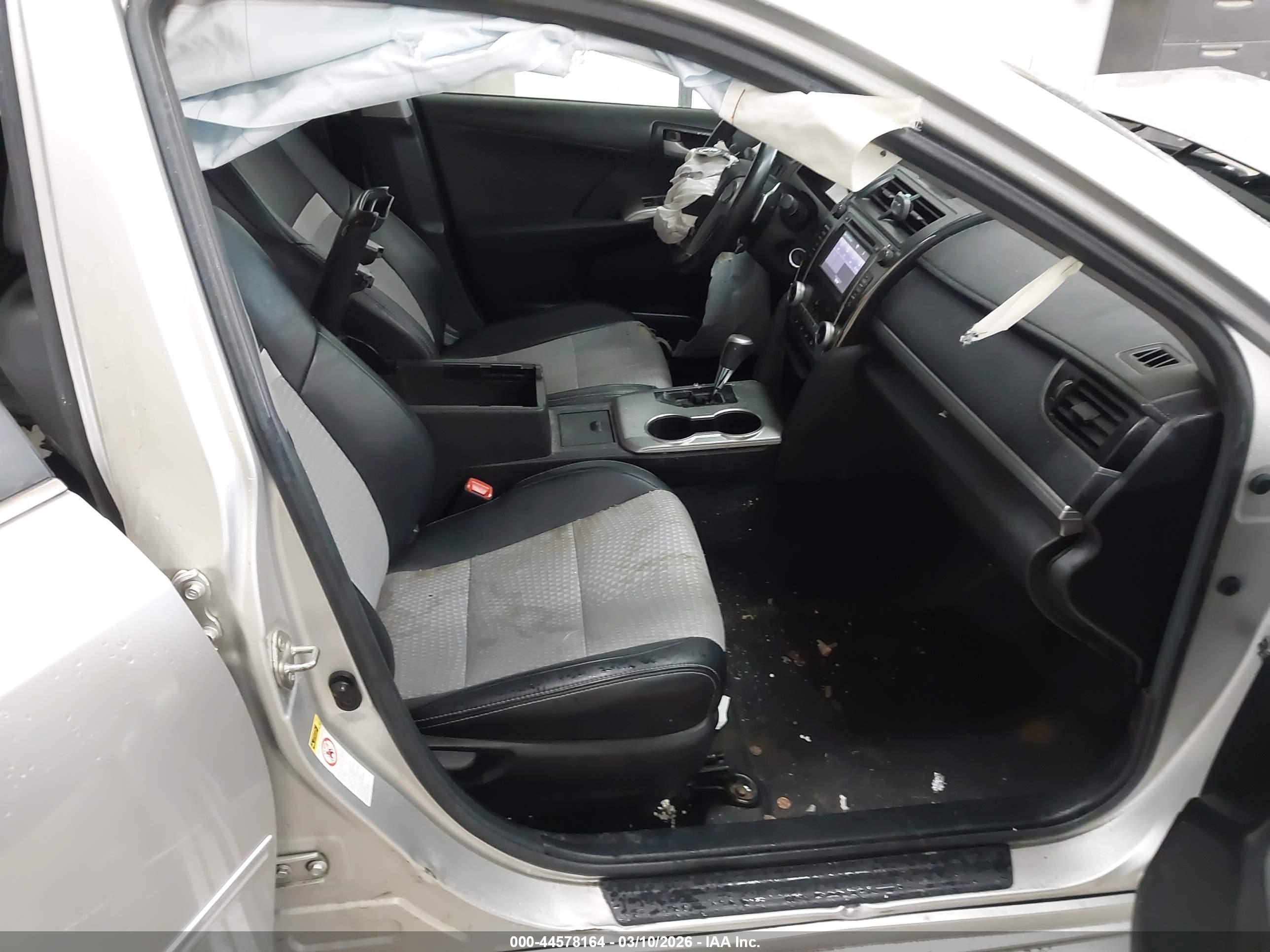 TOYOTA CAMRY image 5