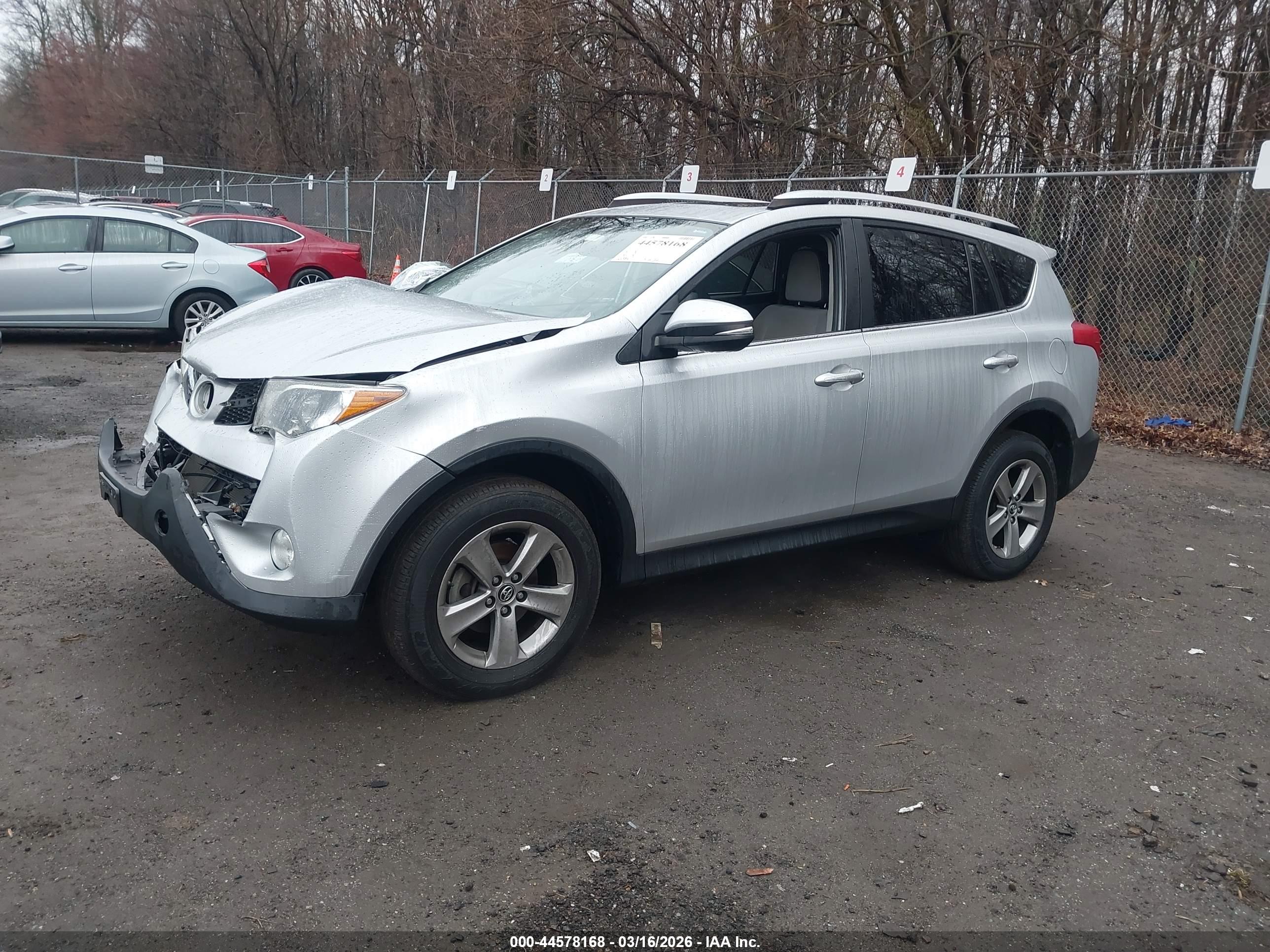 TOYOTA RAV4 image 2