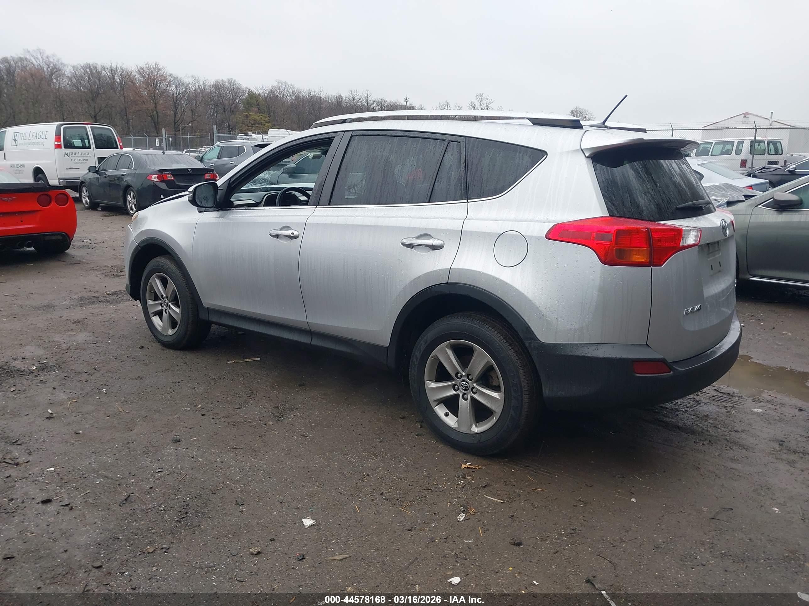 TOYOTA RAV4 image 3