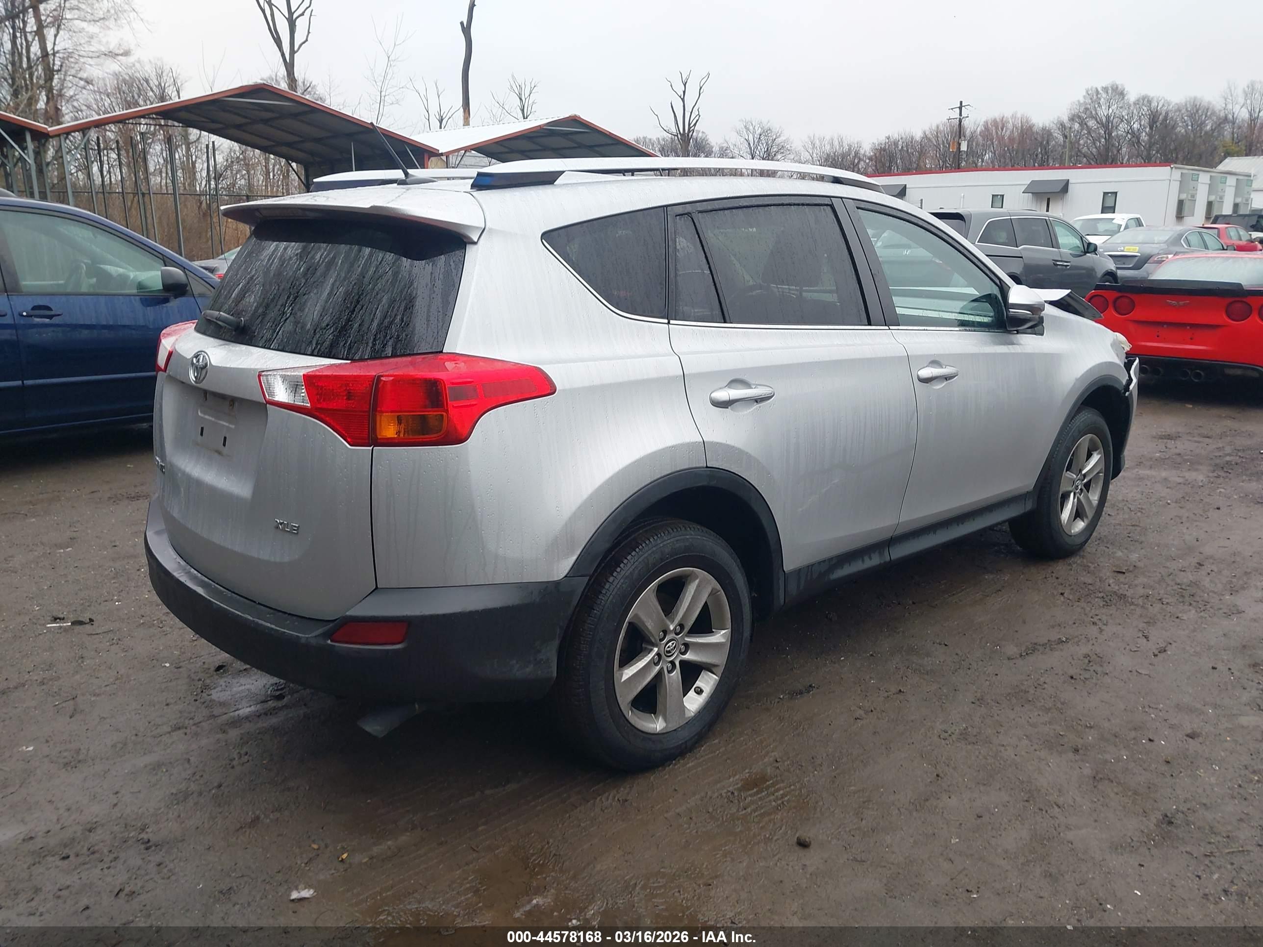 TOYOTA RAV4 image 4