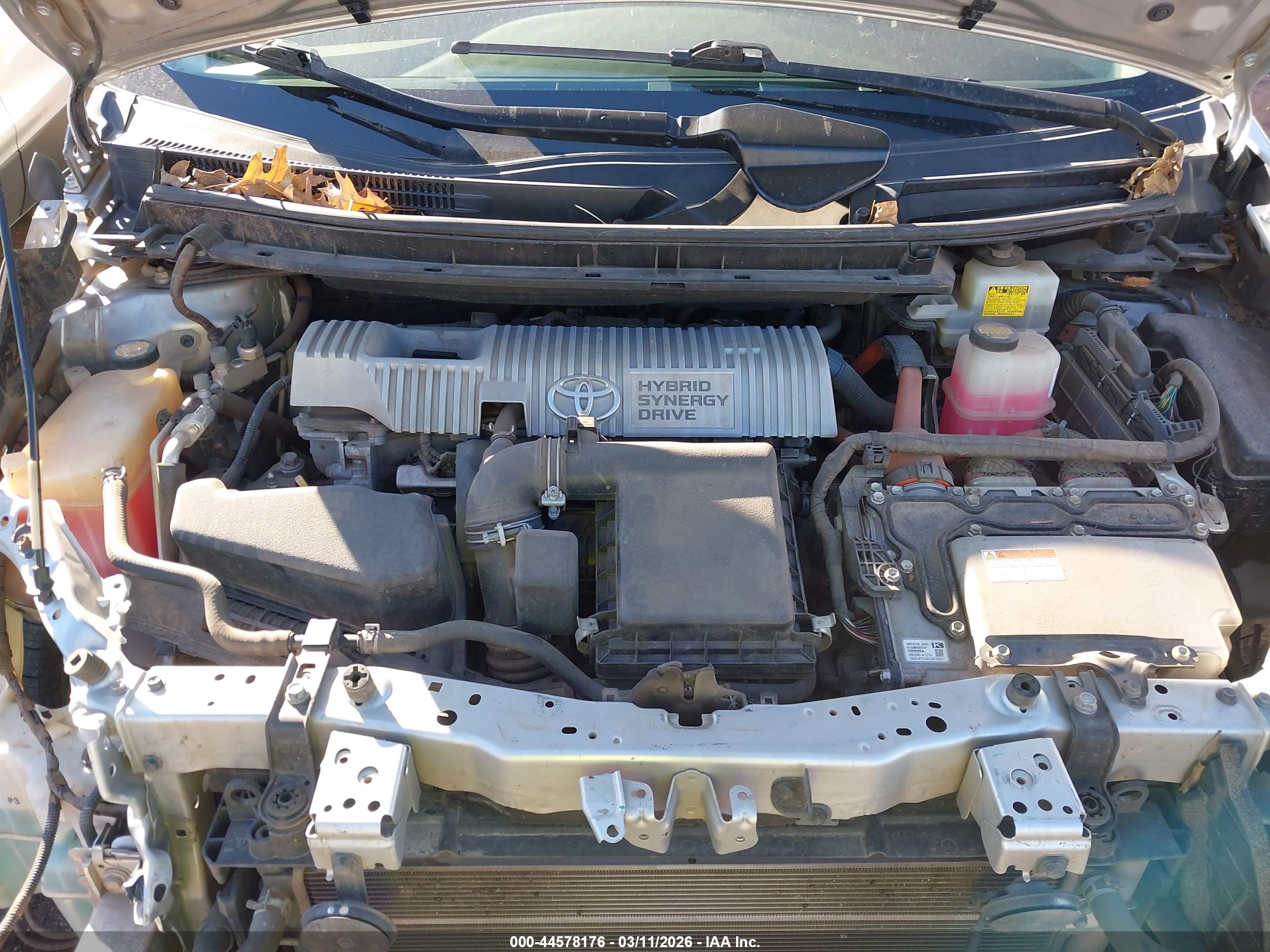 TOYOTA PRIUS image 10