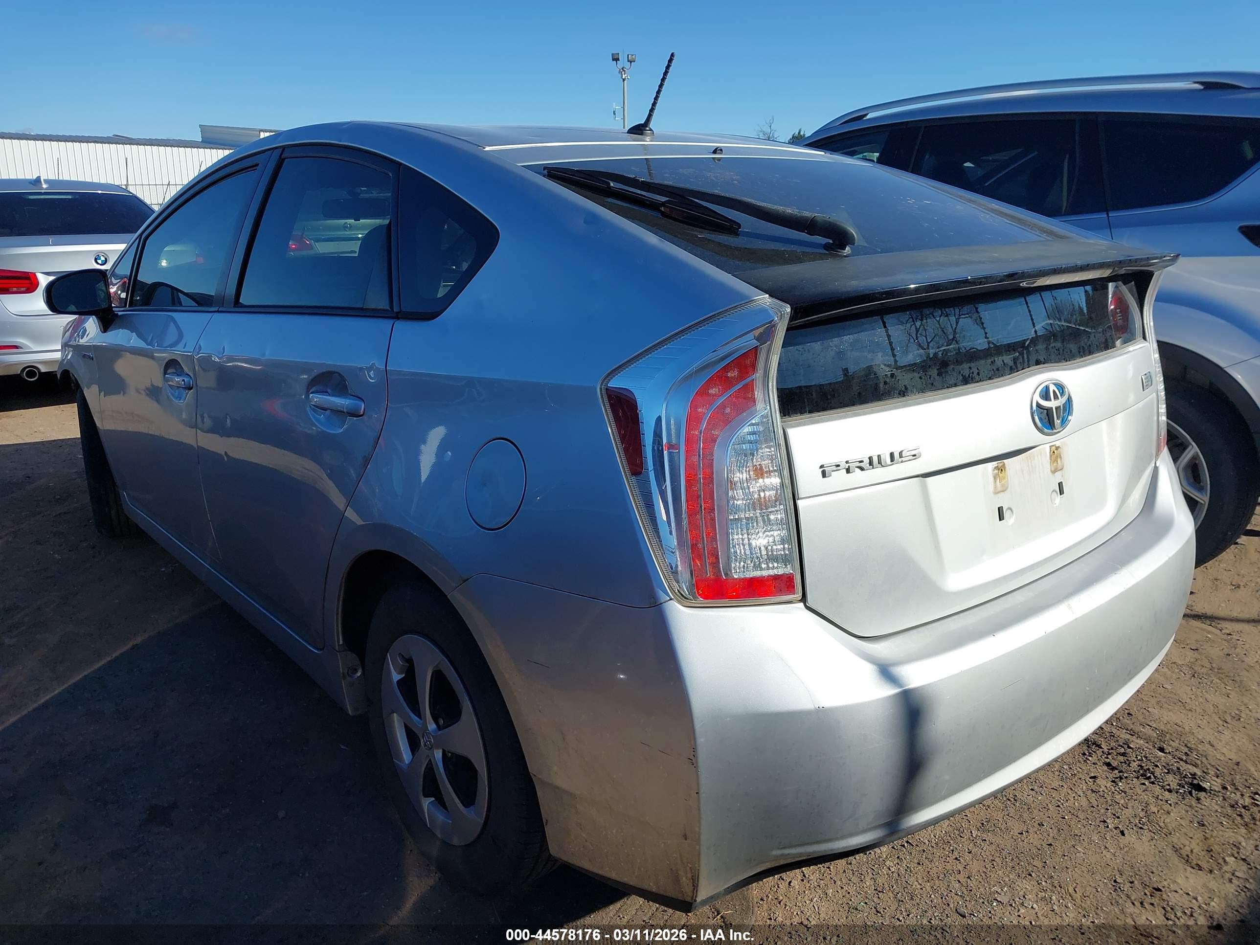 TOYOTA PRIUS image 3
