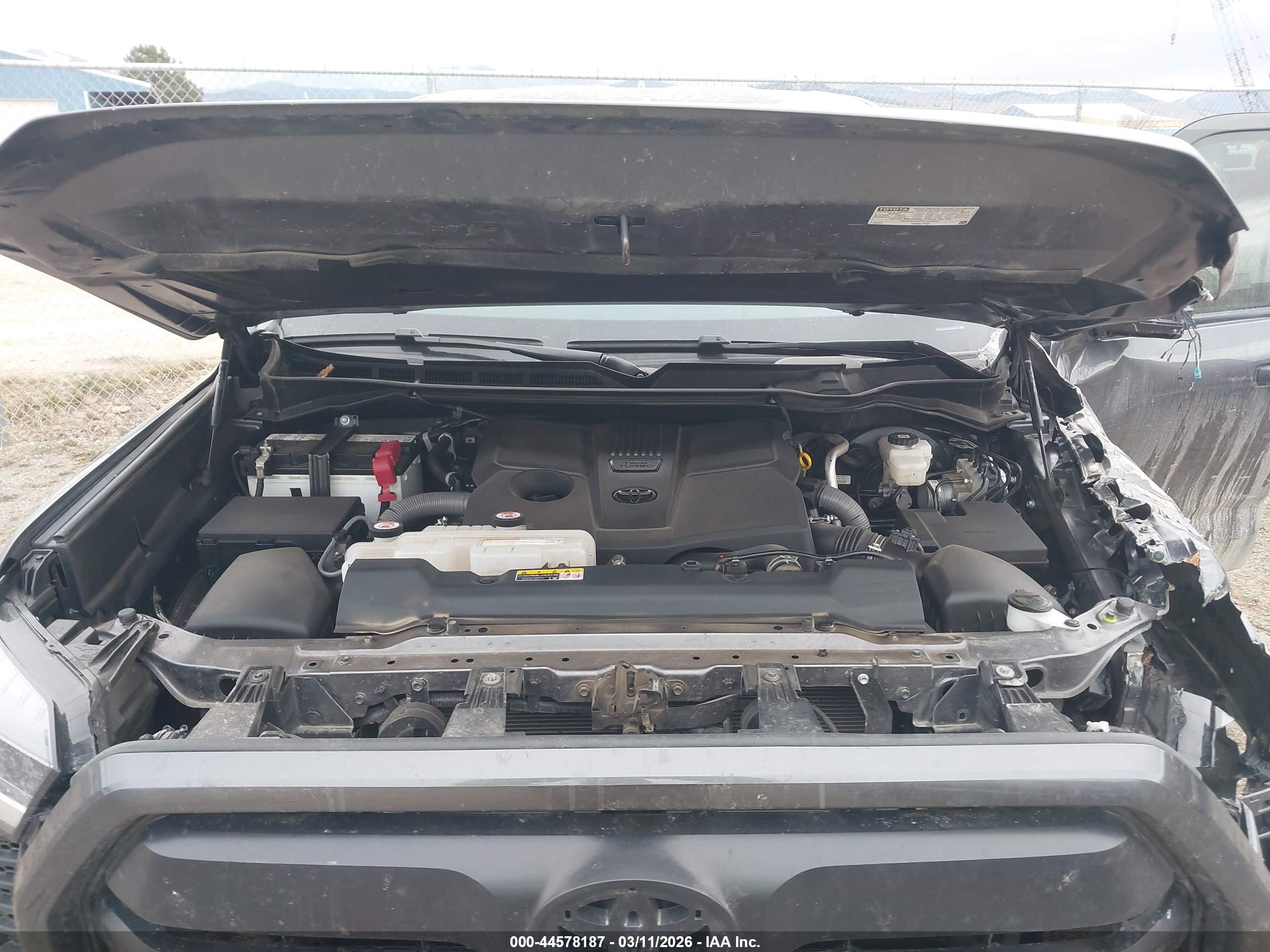 TOYOTA TUNDRA image 10