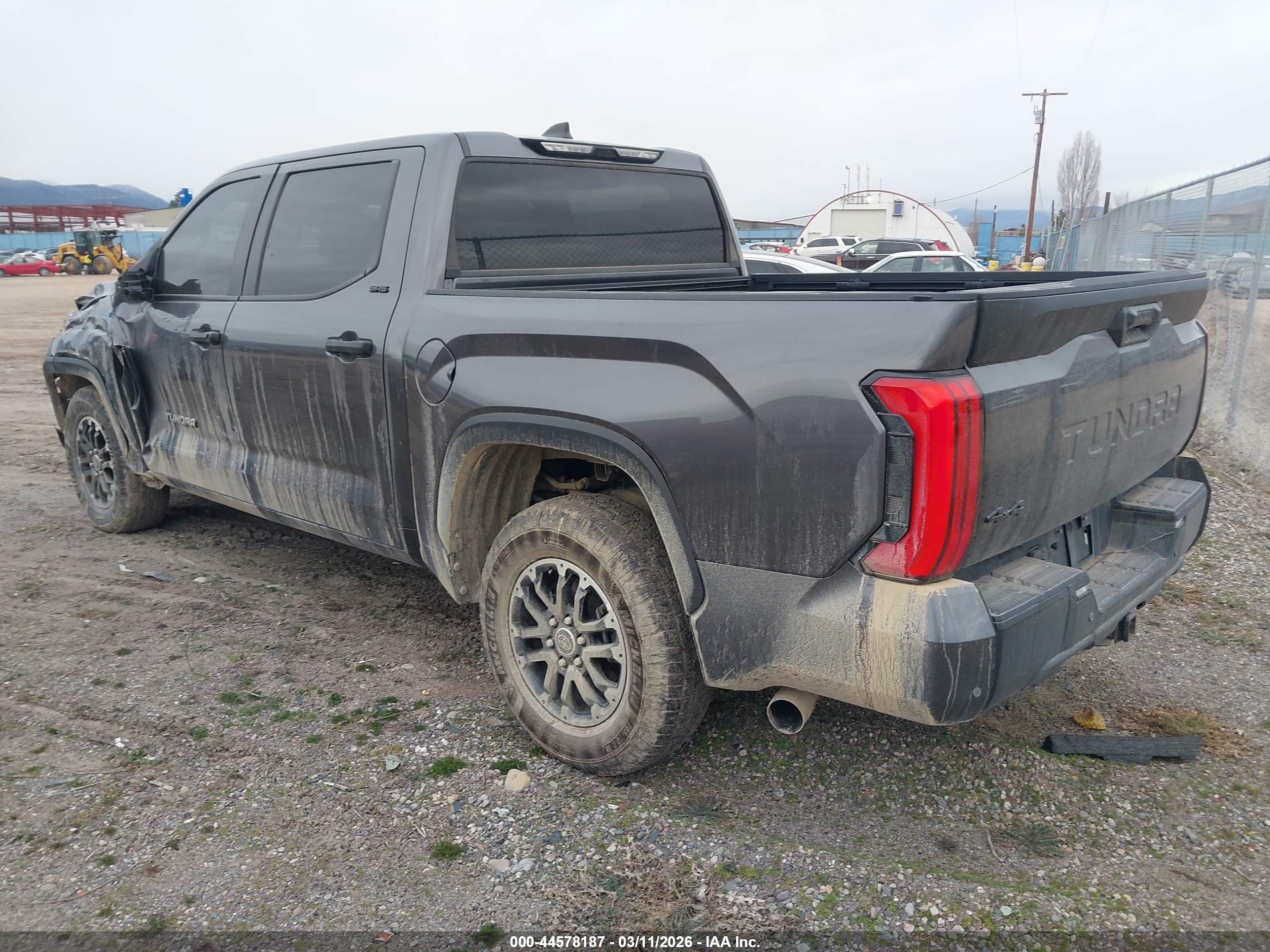 TOYOTA TUNDRA image 3