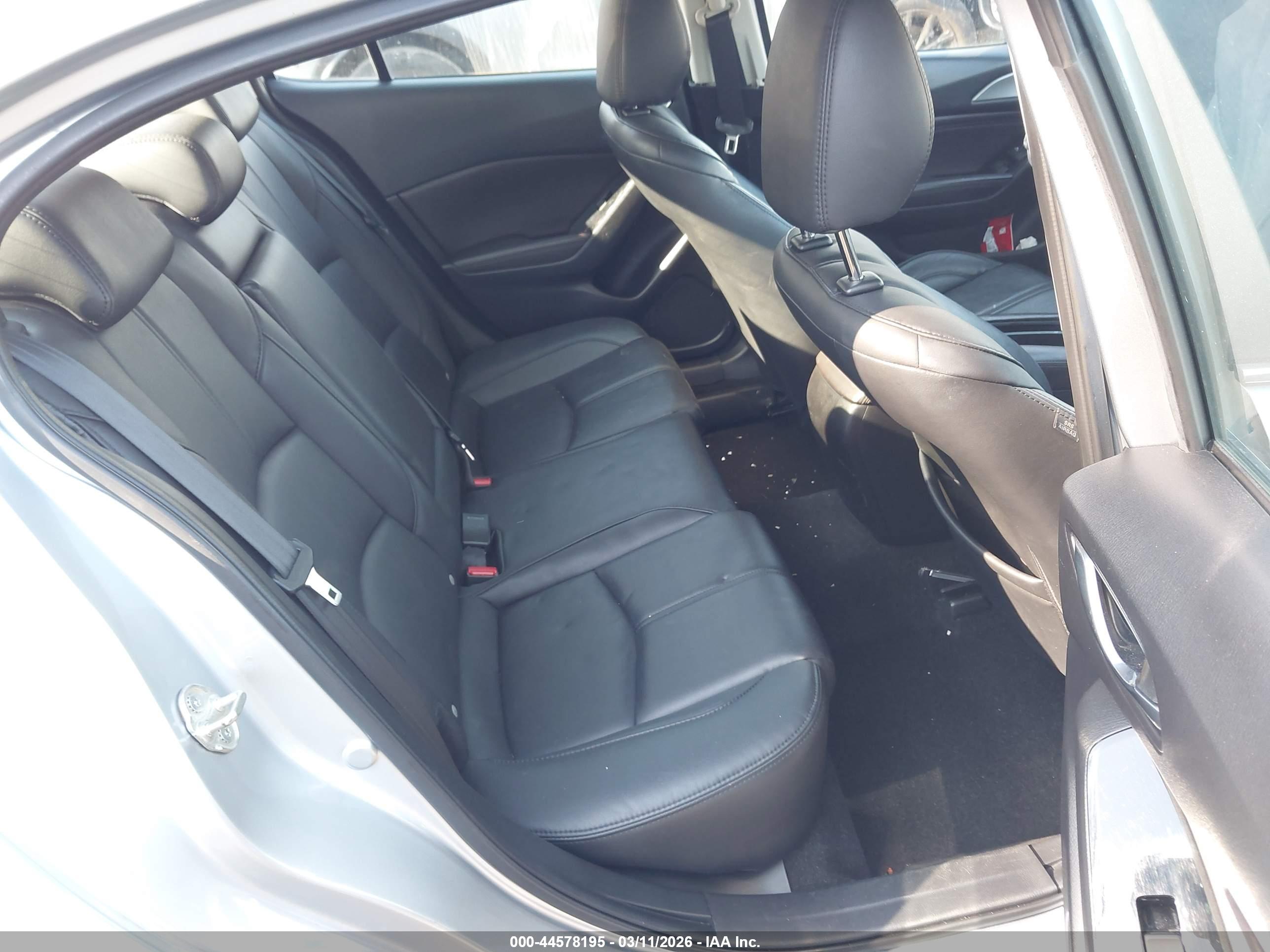MAZDA MAZDA3 image 8