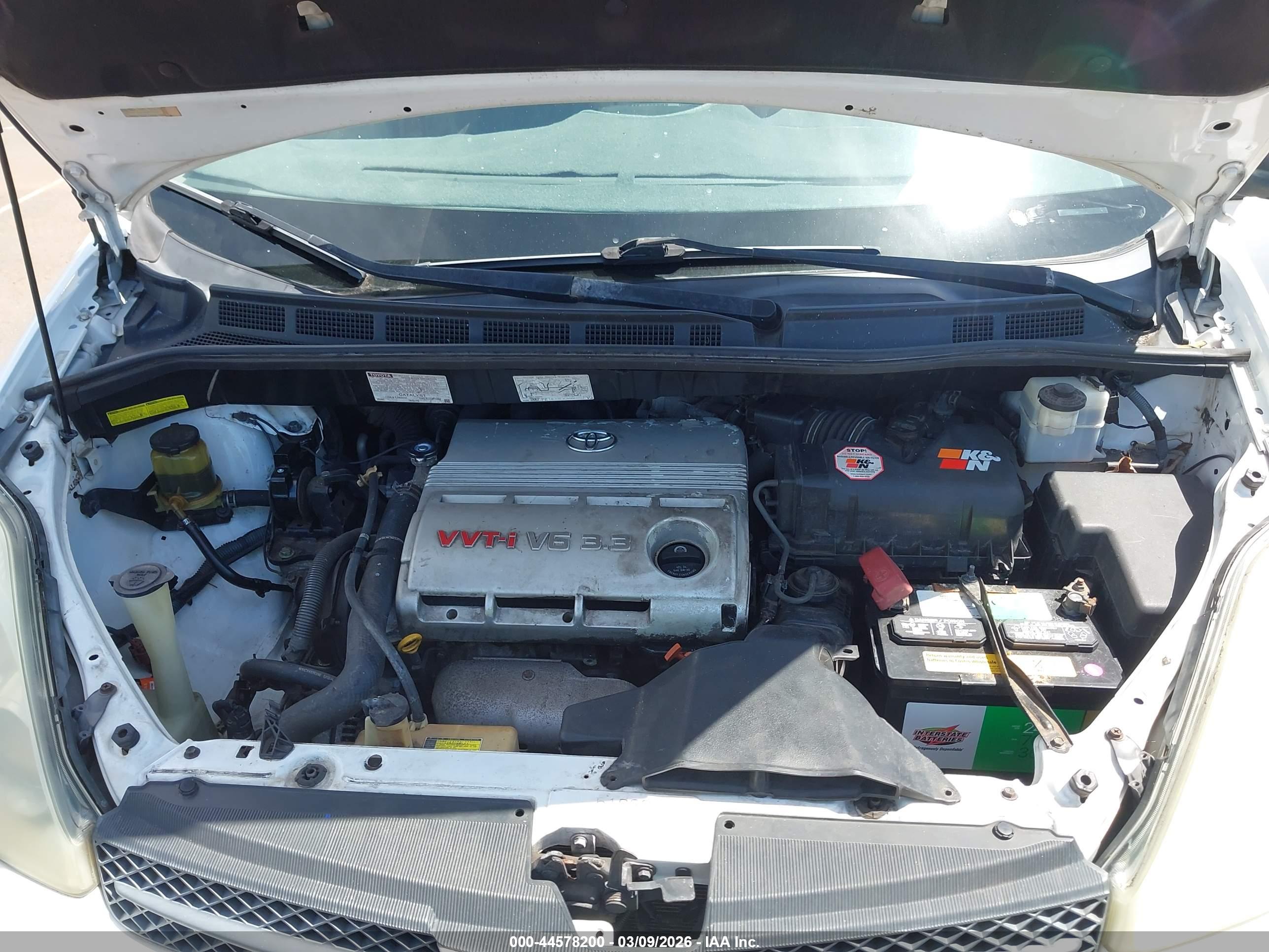 TOYOTA SIENNA image 10