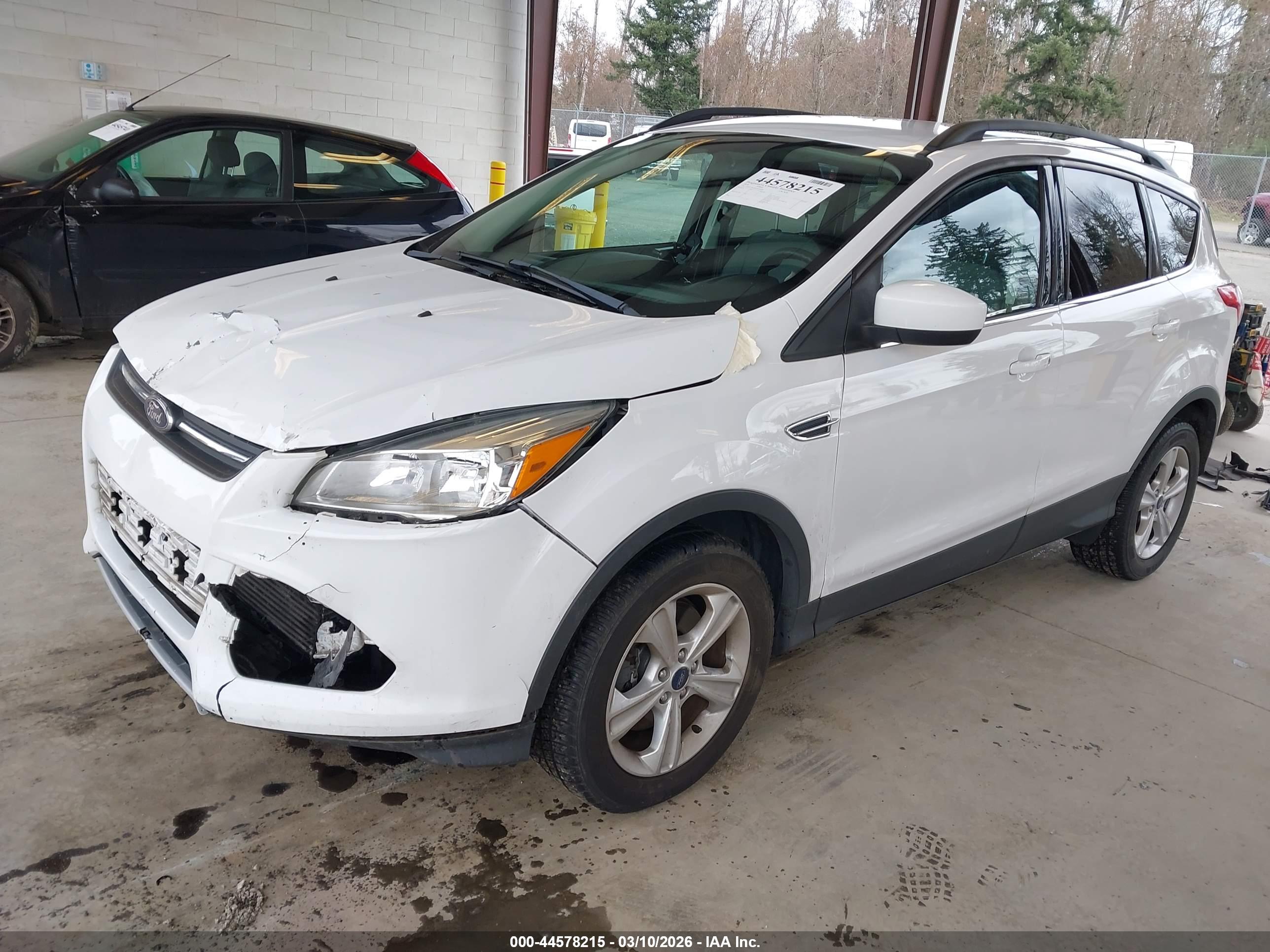 FORD ESCAPE image 2