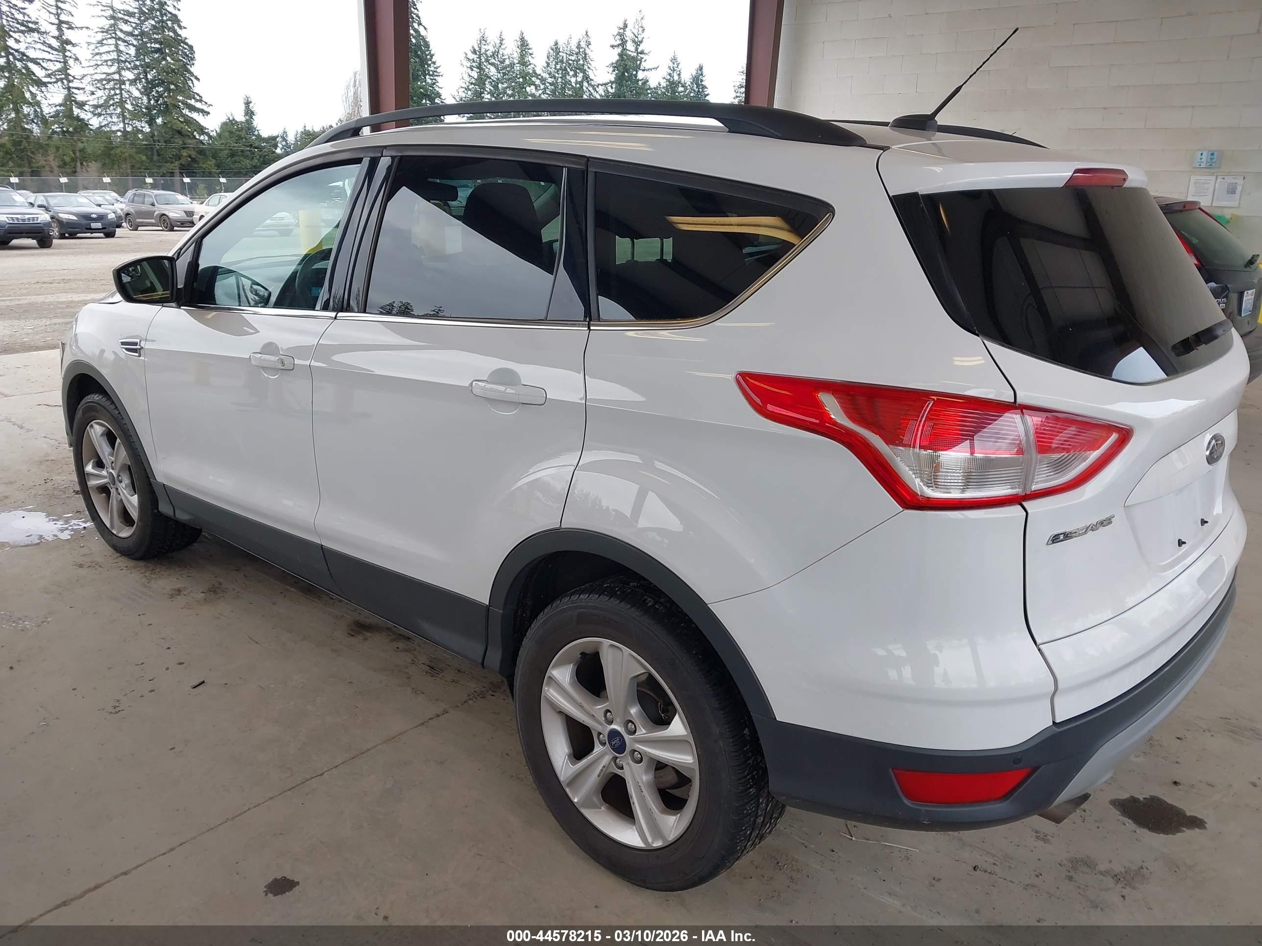 FORD ESCAPE image 3
