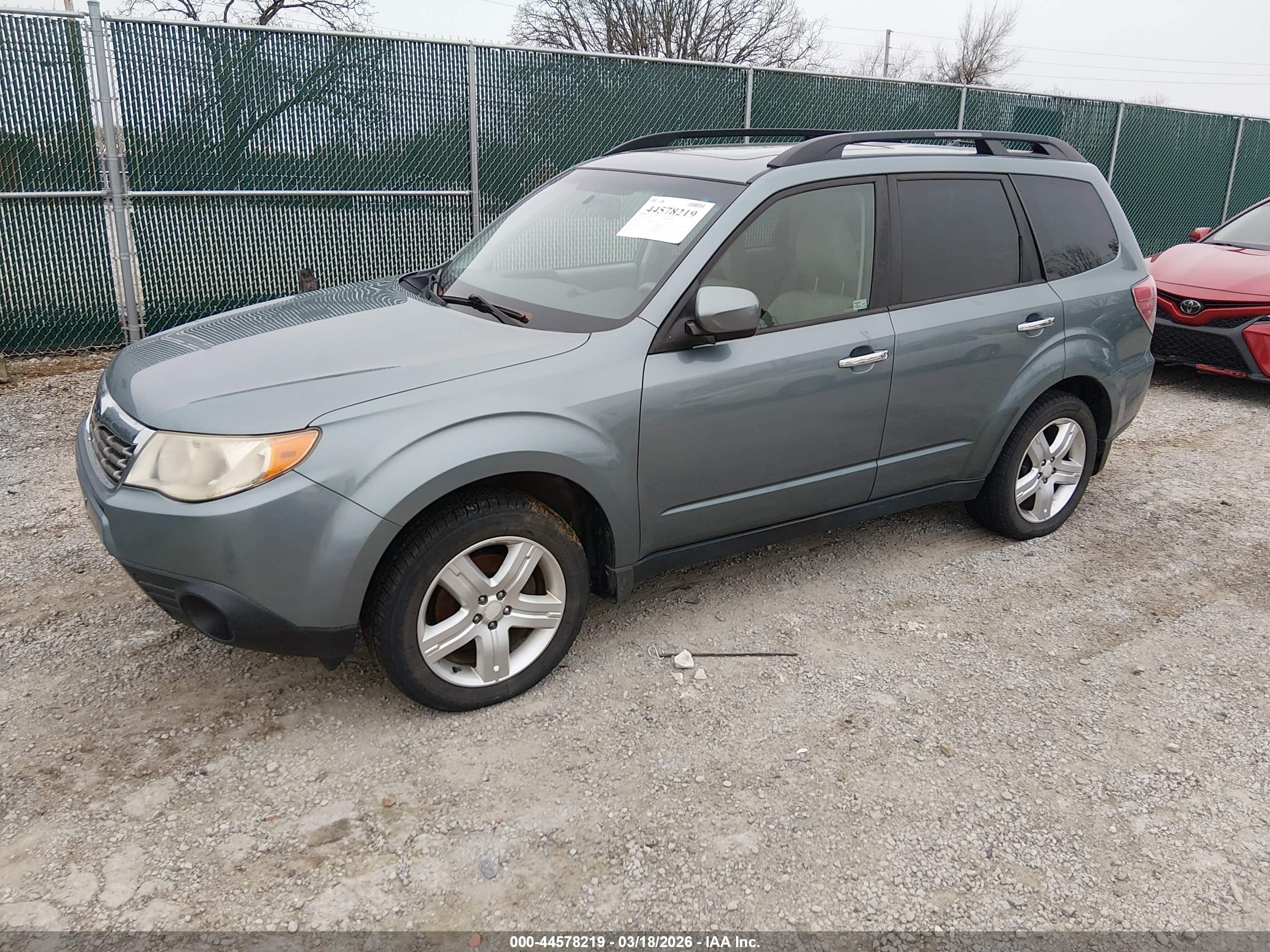 SUBARU FORESTER image 2