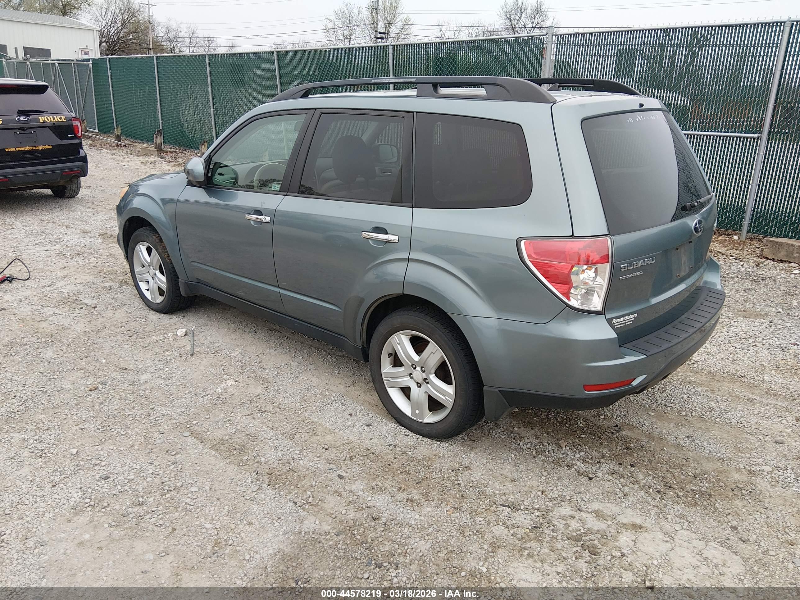 SUBARU FORESTER image 3