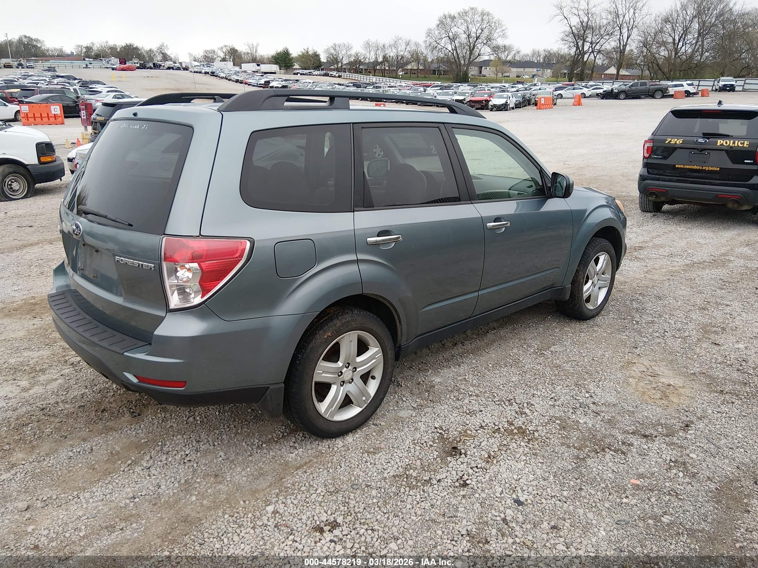 SUBARU FORESTER image 4