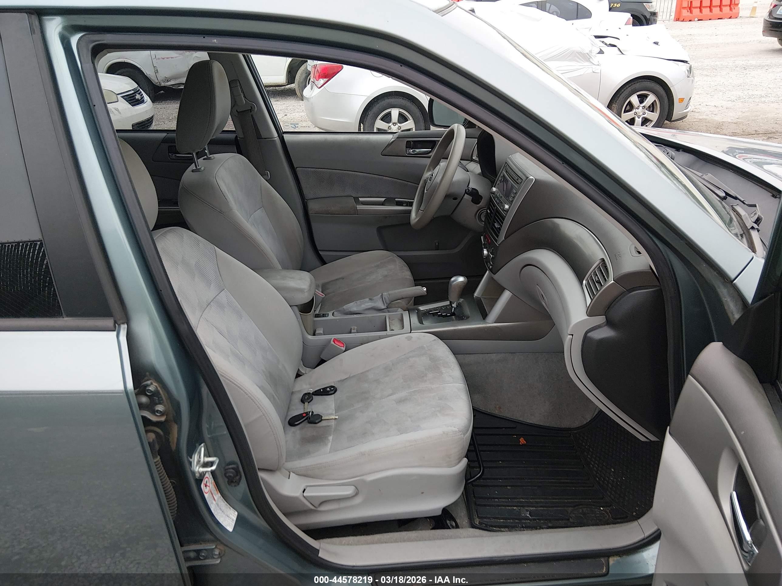 SUBARU FORESTER image 5