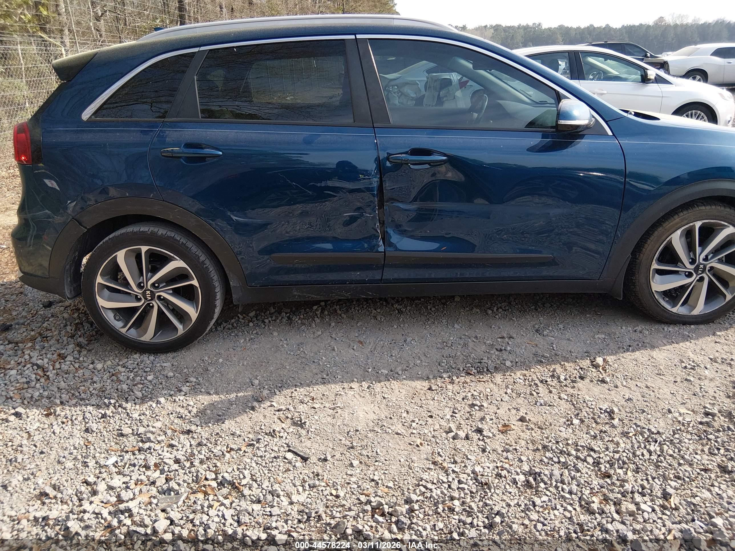 KIA NIRO image 6