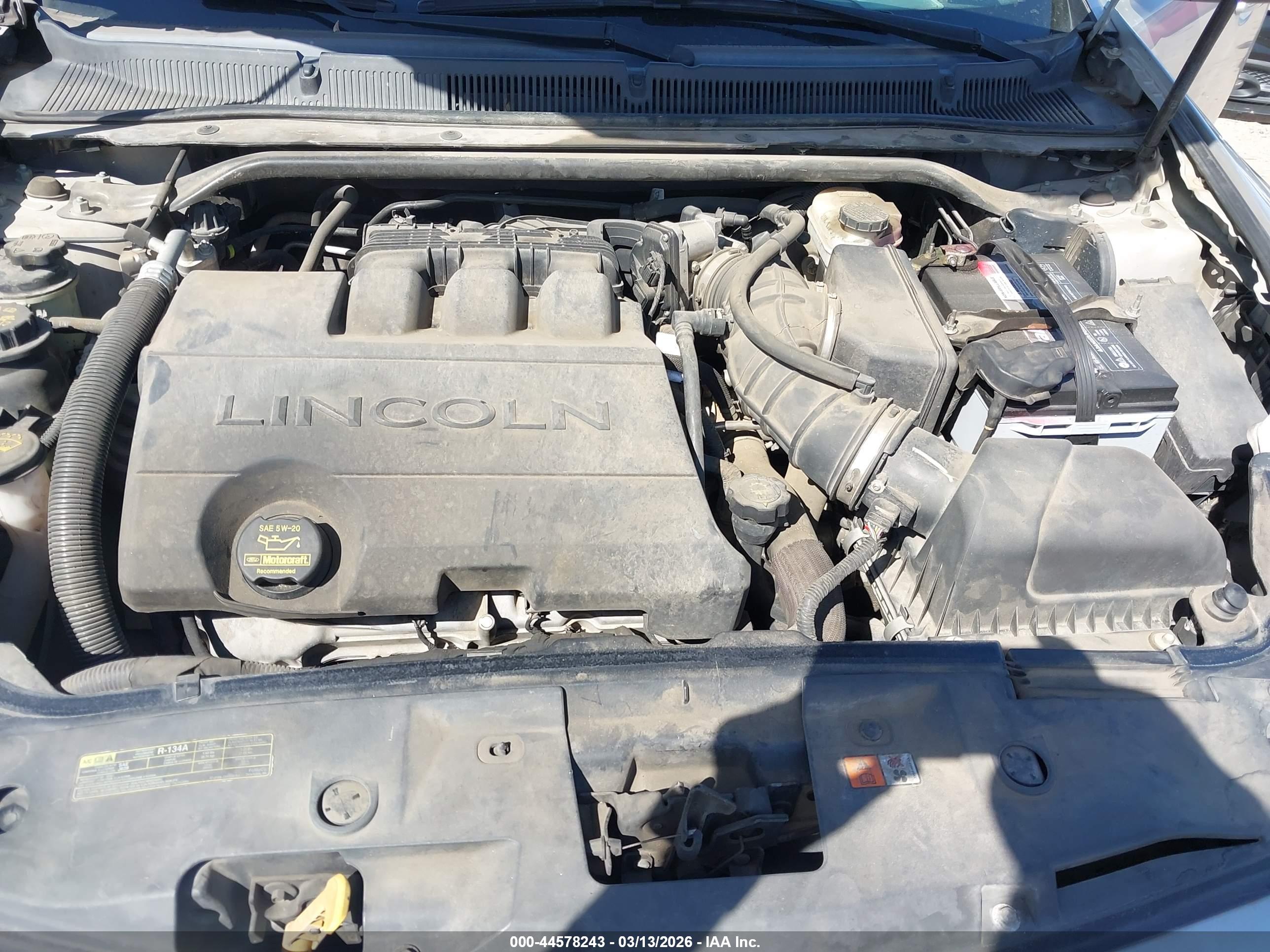 LINCOLN MKS image 10
